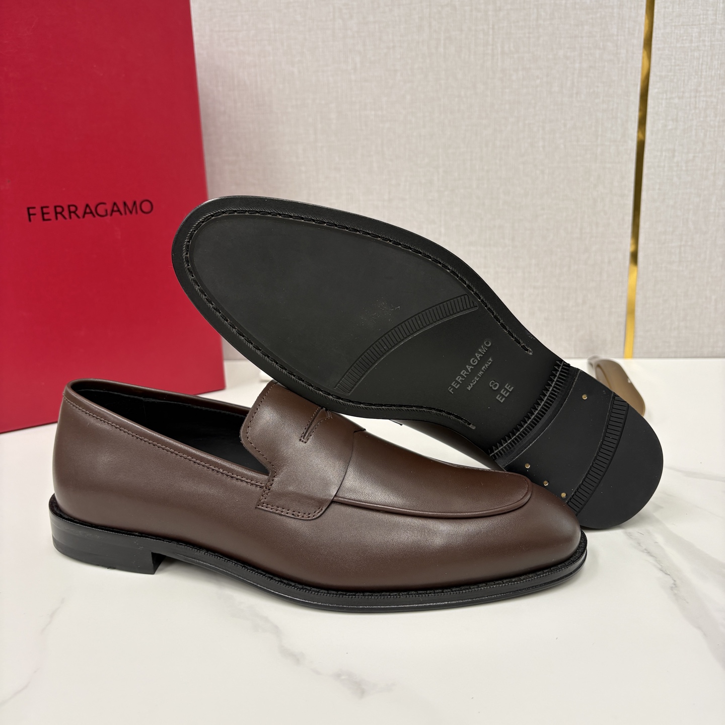 💋💍 SF 菲拉** 专柜同步新款 男士便鞋 可休闲可正装莫卡辛乐福皮鞋 经典造型体现正装时髦魅力，全新