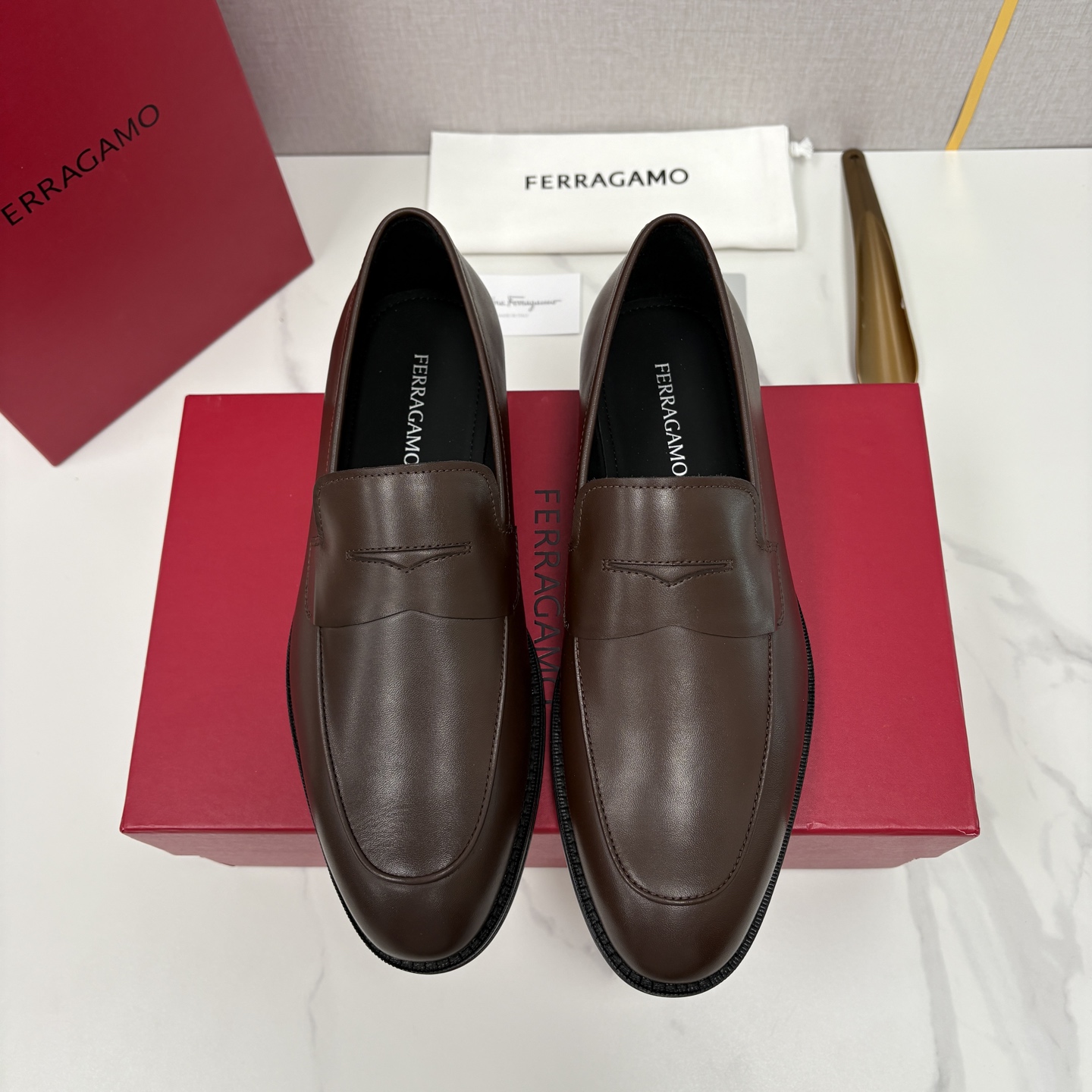 💋💍 SF 菲拉** 专柜同步新款 男士便鞋 可休闲可正装莫卡辛乐福皮鞋 经典造型体现正装时髦魅力，全新