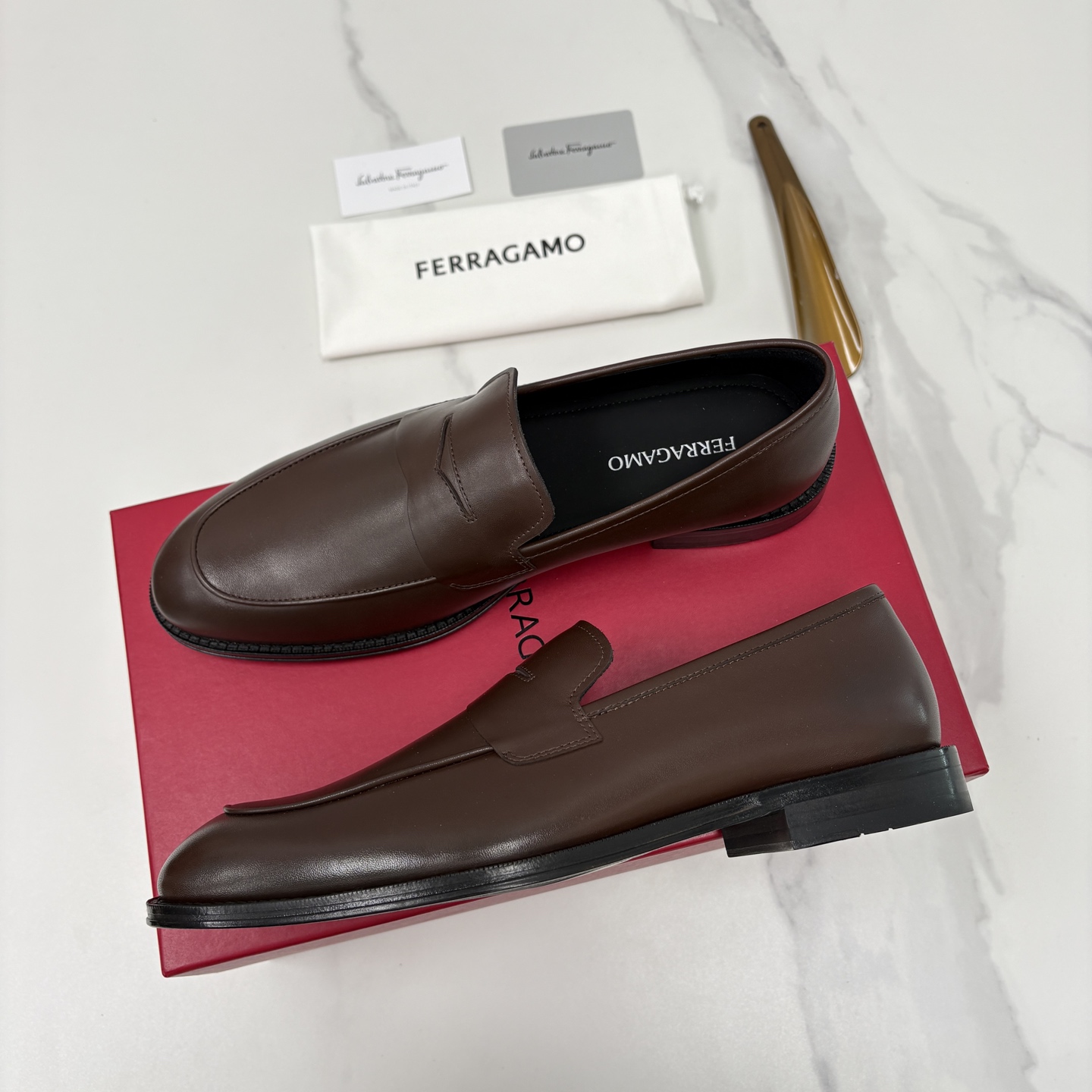 💋💍 SF 菲拉** 专柜同步新款 男士便鞋 可休闲可正装莫卡辛乐福皮鞋 经典造型体现正装时髦魅力，全新