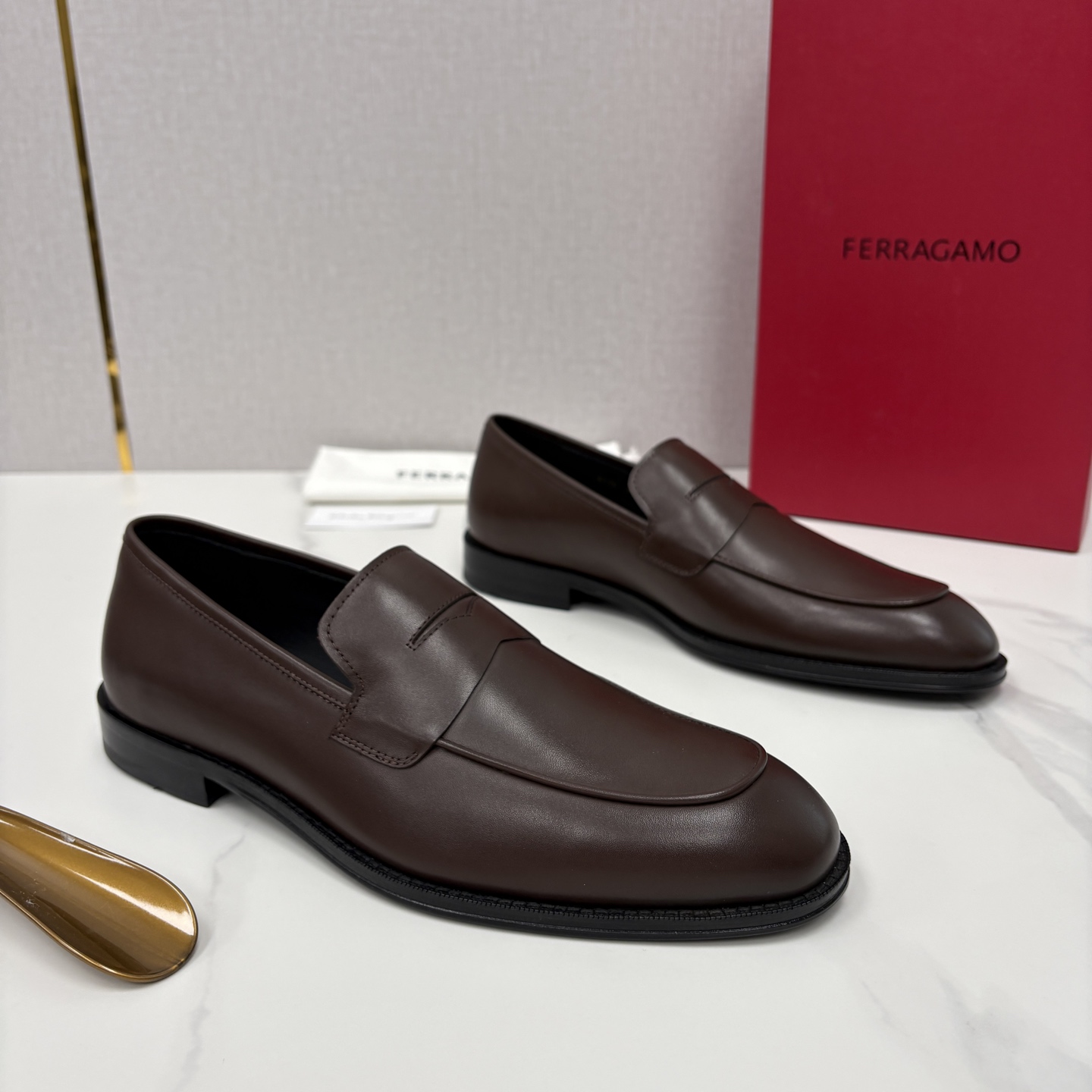 💋💍 SF 菲拉** 专柜同步新款 男士便鞋 可休闲可正装莫卡辛乐福皮鞋 经典造型体现正装时髦魅力，全新