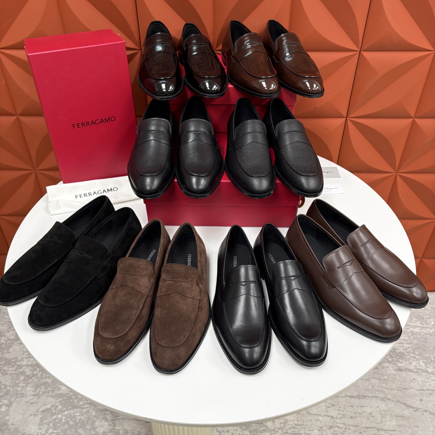 💋💍 SF 菲拉** 专柜同步新款 男士便鞋 可休闲可正装莫卡辛乐福皮鞋 经典造型体现正装时髦魅力，全新