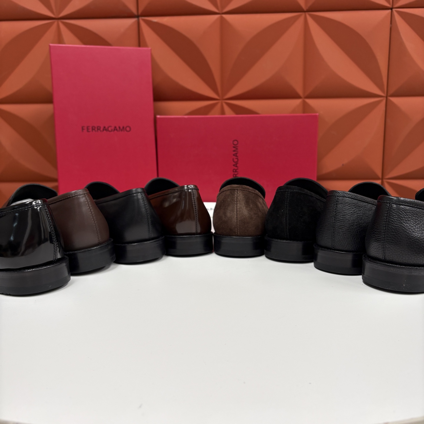 💋💍 SF 菲拉** 专柜同步新款 男士便鞋 可休闲可正装莫卡辛乐福皮鞋 经典造型体现正装时髦魅力，全新