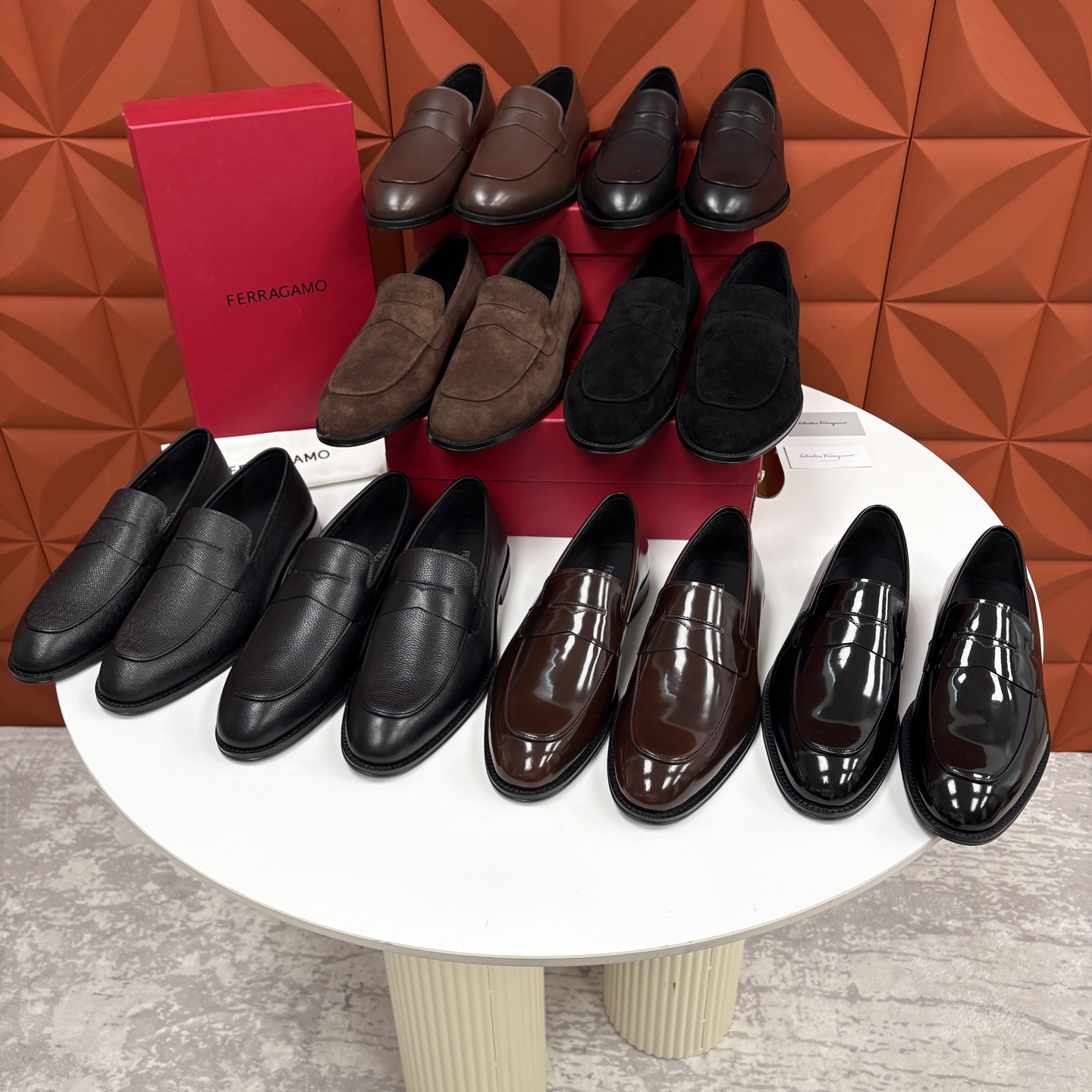 💋💍 SF 菲拉** 专柜同步新款 男士便鞋 可休闲可正装莫卡辛乐福皮鞋 经典造型体现正装时髦魅力，全新