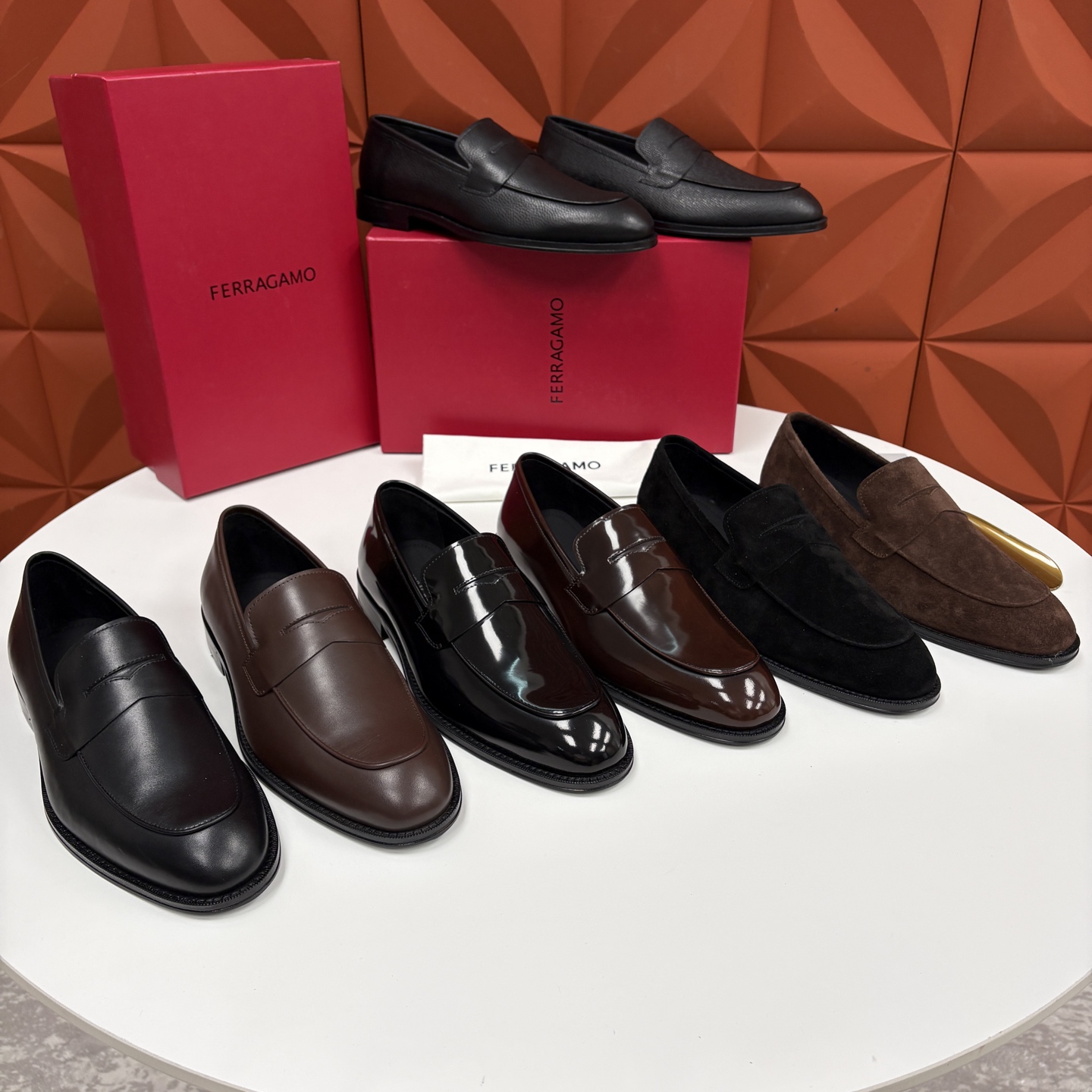 💋💍 SF 菲拉** 专柜同步新款 男士便鞋 可休闲可正装莫卡辛乐福皮鞋 经典造型体现正装时髦魅力，全新