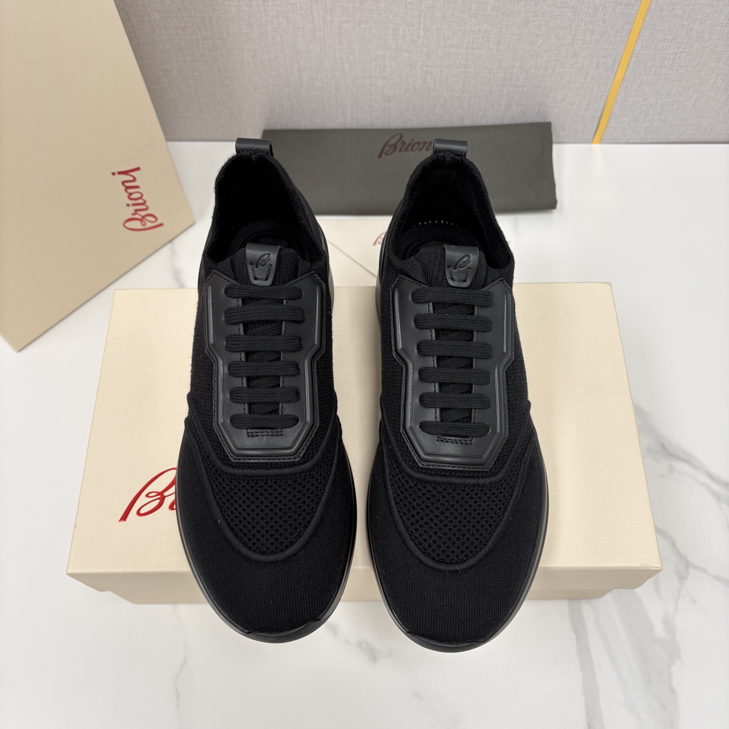 💋💍 Brion* （布里-奥尼） 男士新款轻奢休闲运动鞋 该品牌于1945年创立于意大利罗马的男装奢侈