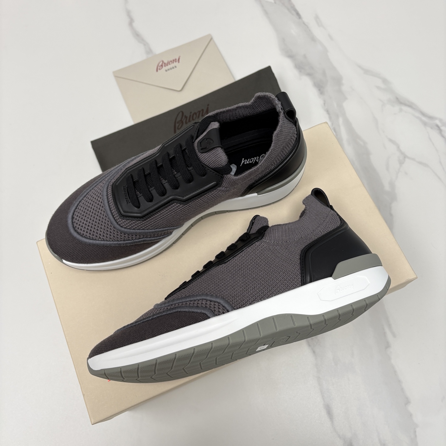 💋💍 Brion* （布里-奥尼） 男士新款轻奢休闲运动鞋 该品牌于1945年创立于意大利罗马的男装奢侈