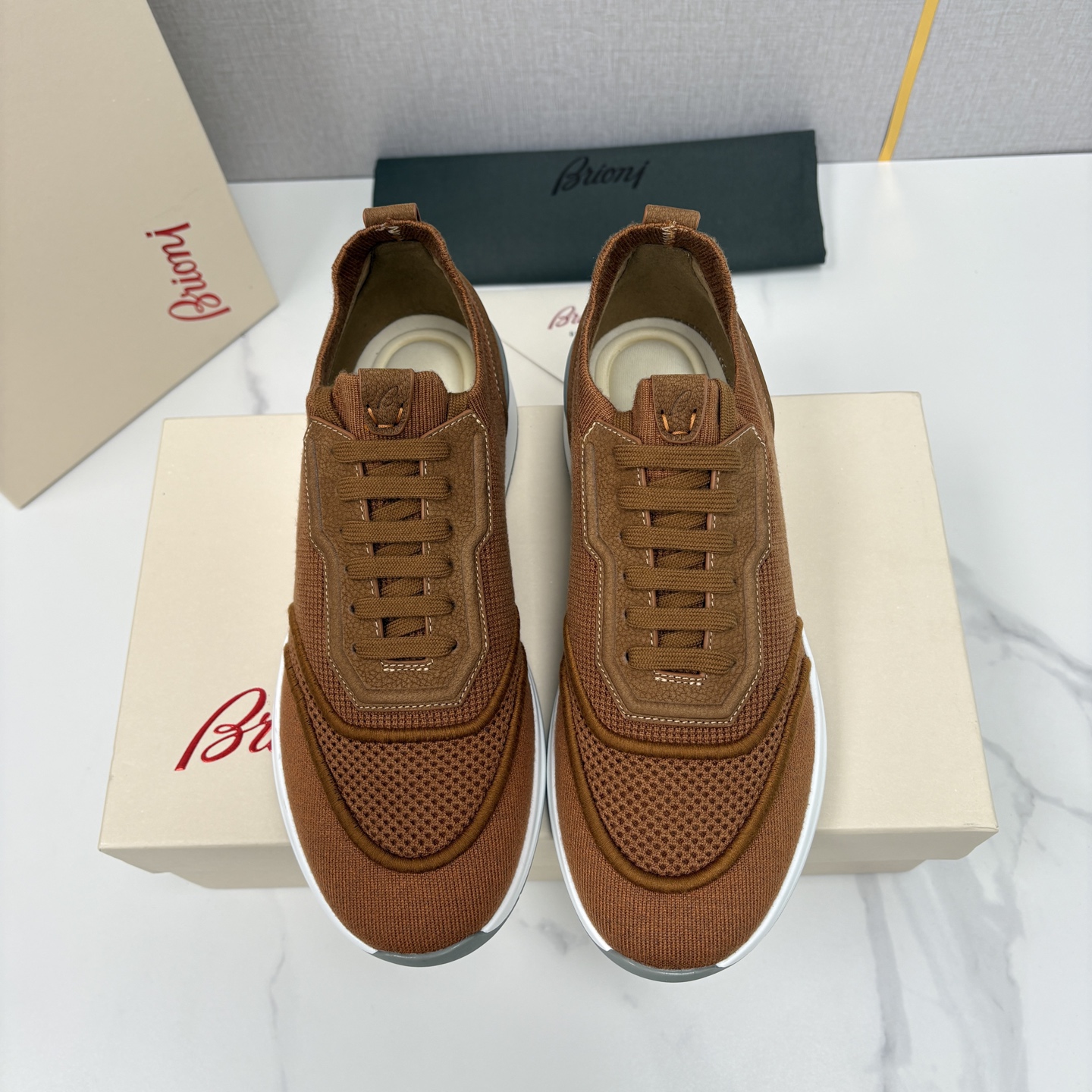 💋💍 Brion* （布里-奥尼） 男士新款轻奢休闲运动鞋 该品牌于1945年创立于意大利罗马的男装奢侈