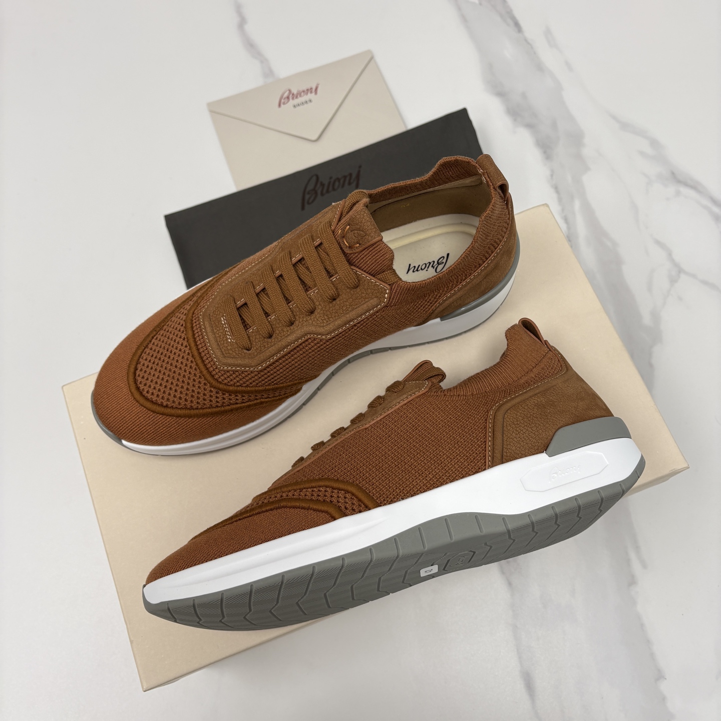 💋💍 Brion* （布里-奥尼） 男士新款轻奢休闲运动鞋 该品牌于1945年创立于意大利罗马的男装奢侈