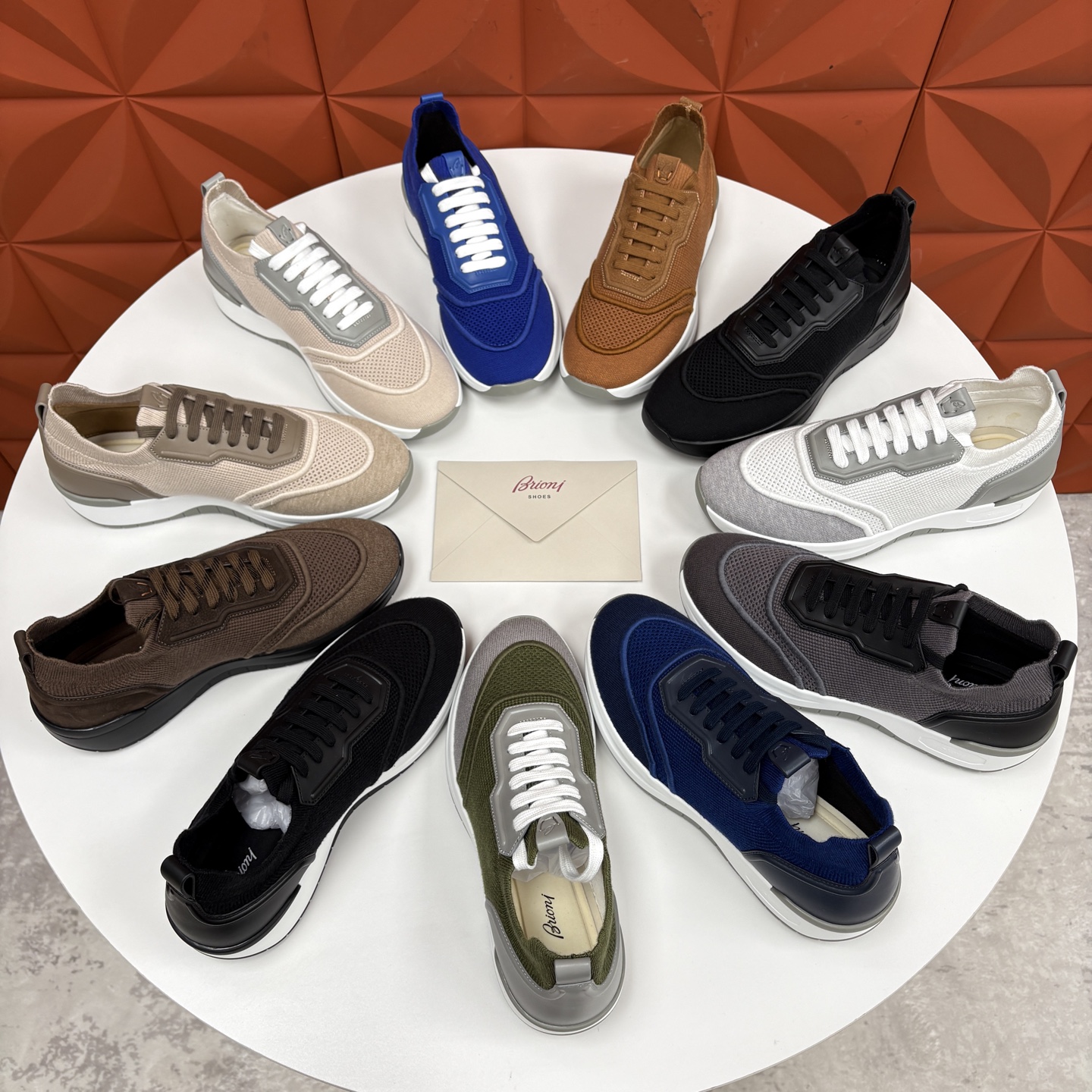 💋💍 Brion* （布里-奥尼） 男士新款轻奢休闲运动鞋 该品牌于1945年创立于意大利罗马的男装奢侈