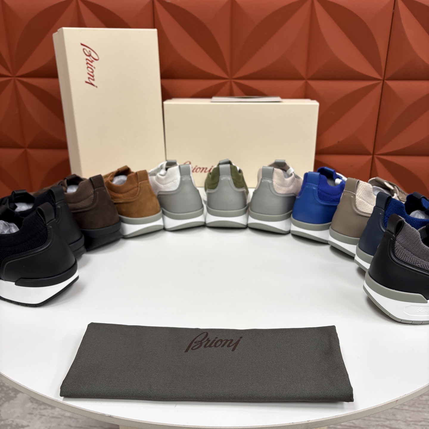💋💍 Brion* （布里-奥尼） 男士新款轻奢休闲运动鞋 该品牌于1945年创立于意大利罗马的男装奢侈