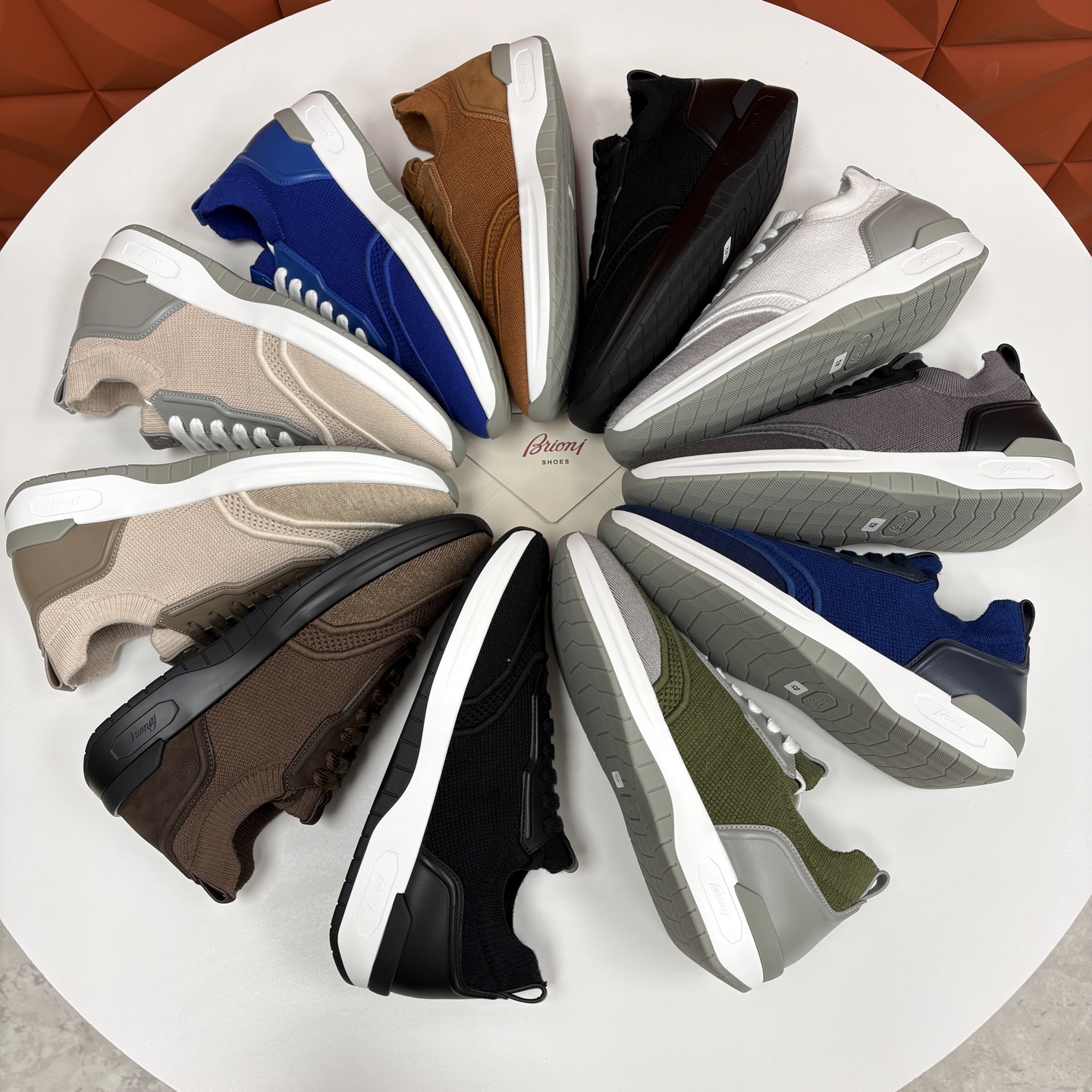 💋💍 Brion* （布里-奥尼） 男士新款轻奢休闲运动鞋 该品牌于1945年创立于意大利罗马的男装奢侈