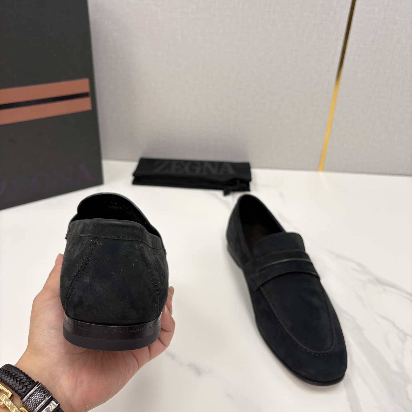 💋💍 Zegn* 杰尼～亚 新款乐福鞋皮鞋 这款 MOCASSIN粒面乐福皮鞋 以小牛面擦色皮/精品磨砂