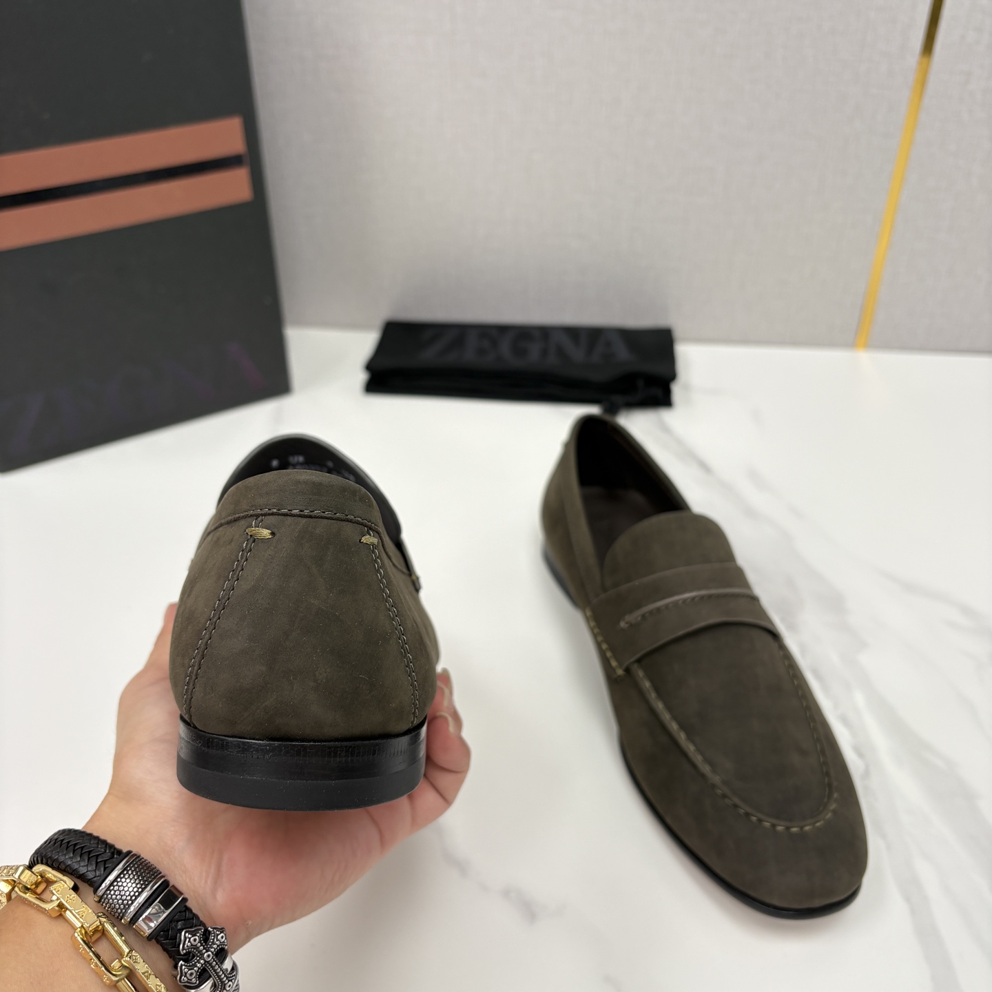 💋💍 Zegn* 杰尼～亚 新款乐福鞋皮鞋 这款 MOCASSIN粒面乐福皮鞋 以小牛面擦色皮/精品磨砂