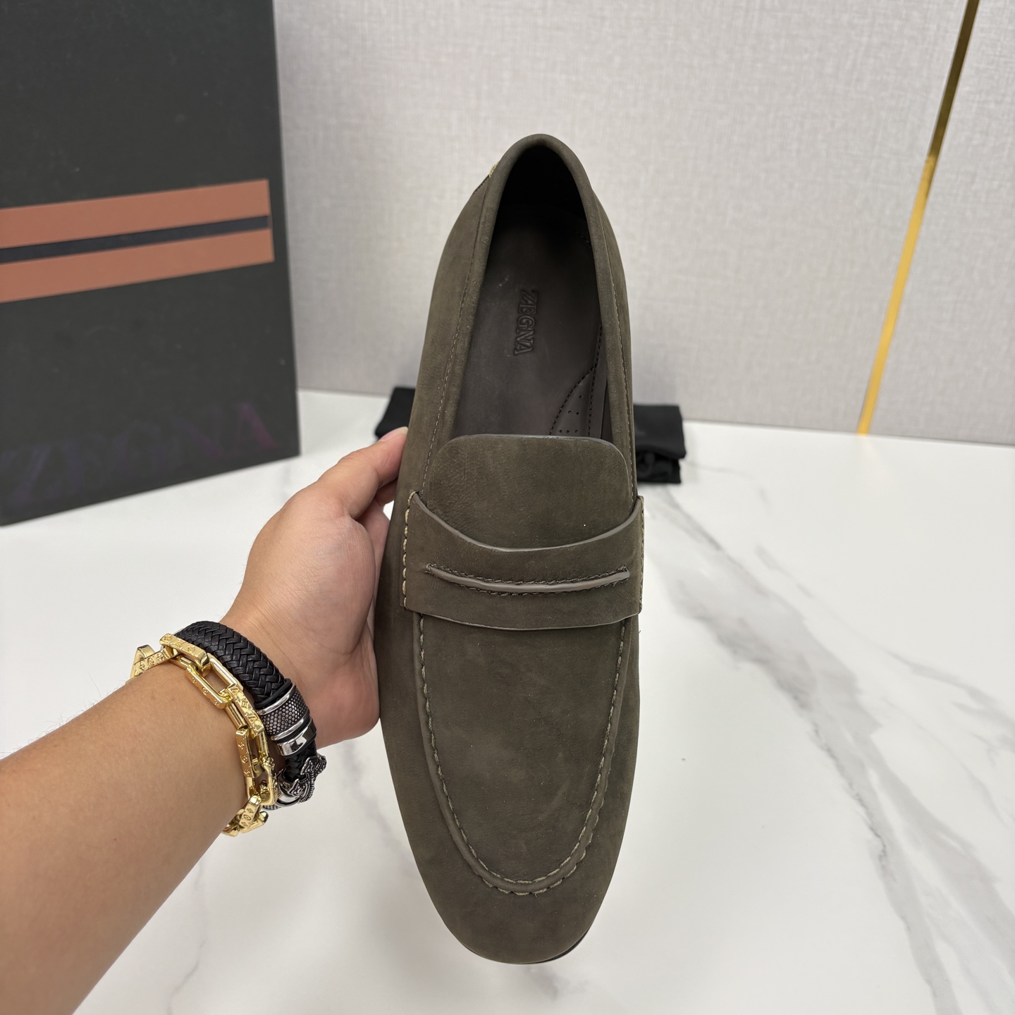 💋💍 Zegn* 杰尼～亚 新款乐福鞋皮鞋 这款 MOCASSIN粒面乐福皮鞋 以小牛面擦色皮/精品磨砂