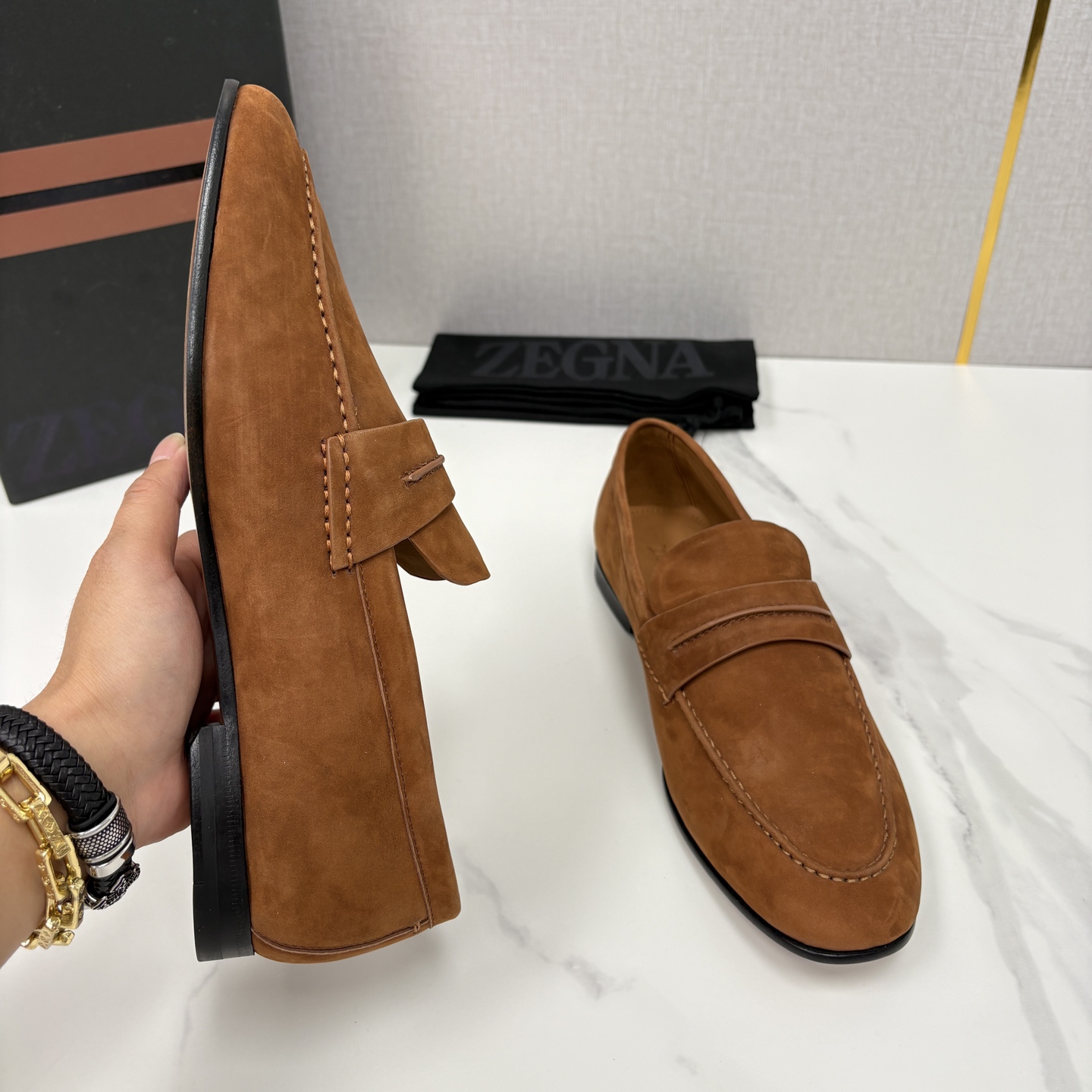 💋💍 Zegn* 杰尼～亚 新款乐福鞋皮鞋 这款 MOCASSIN粒面乐福皮鞋 以小牛面擦色皮/精品磨砂