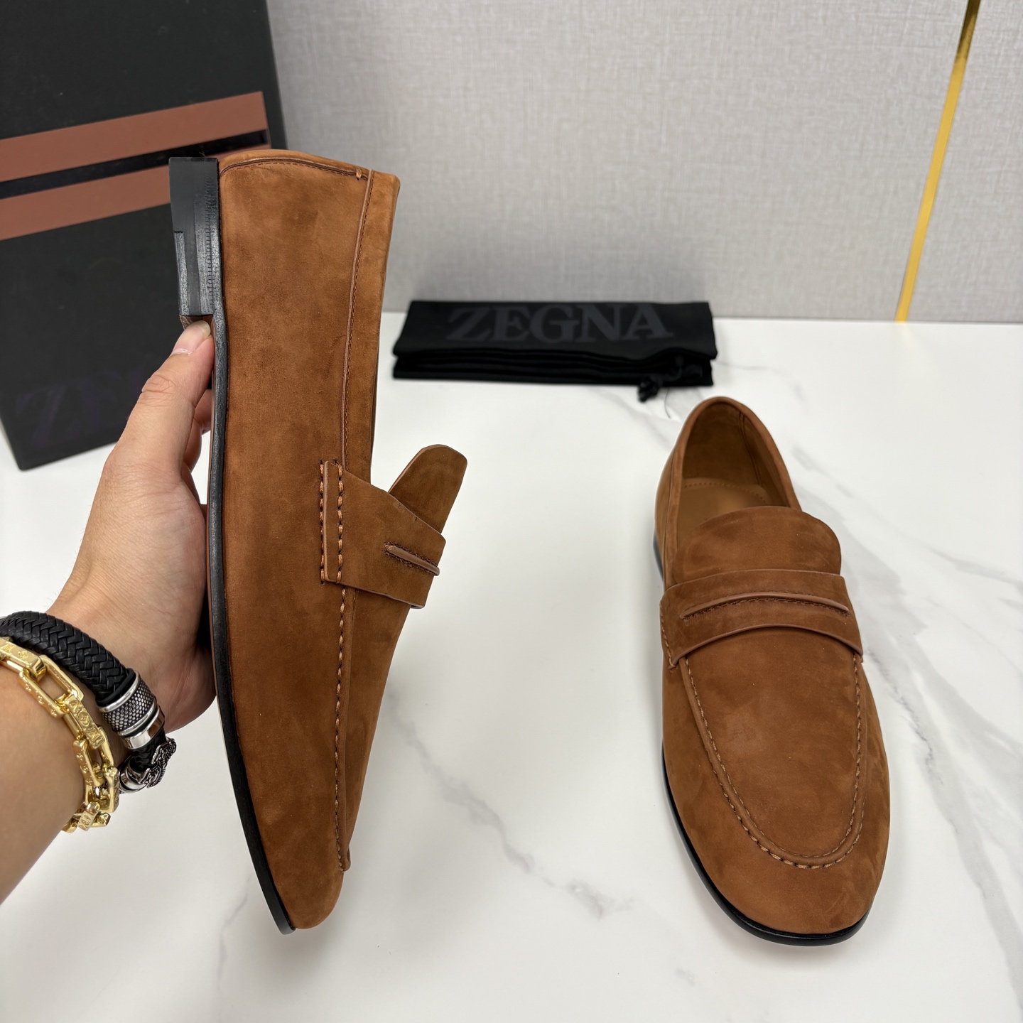 💋💍 Zegn* 杰尼～亚 新款乐福鞋皮鞋 这款 MOCASSIN粒面乐福皮鞋 以小牛面擦色皮/精品磨砂