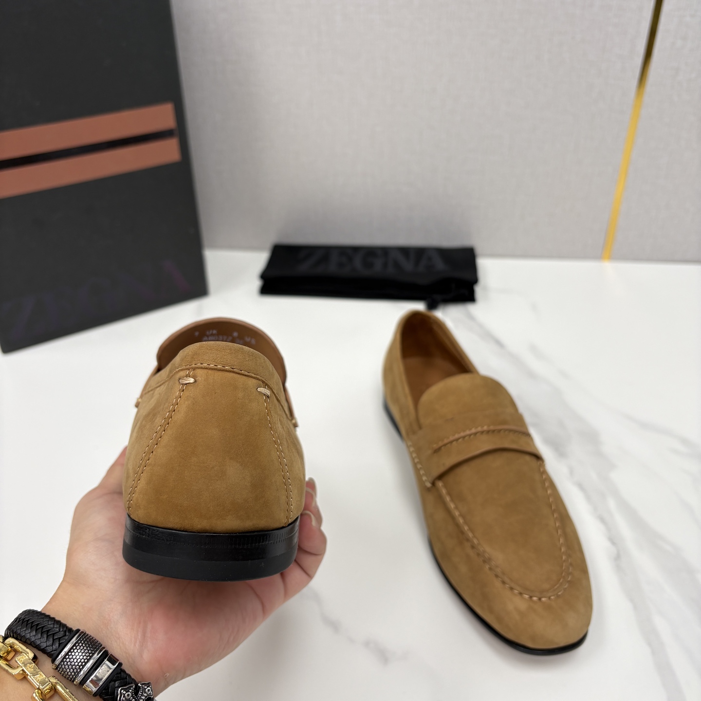 💋💍 Zegn* 杰尼～亚 新款乐福鞋皮鞋 这款 MOCASSIN粒面乐福皮鞋 以小牛面擦色皮/精品磨砂