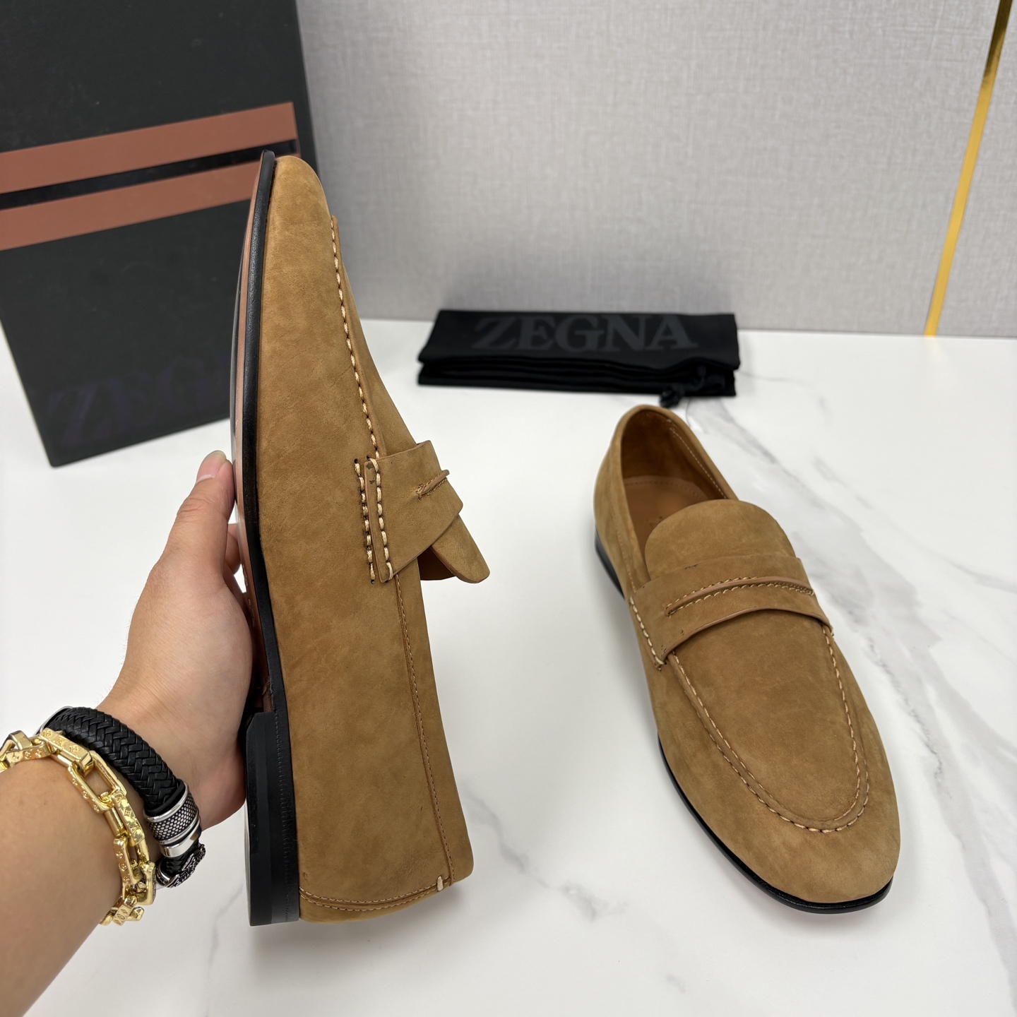 💋💍 Zegn* 杰尼～亚 新款乐福鞋皮鞋 这款 MOCASSIN粒面乐福皮鞋 以小牛面擦色皮/精品磨砂