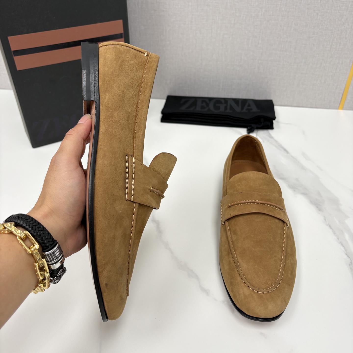 💋💍 Zegn* 杰尼～亚 新款乐福鞋皮鞋 这款 MOCASSIN粒面乐福皮鞋 以小牛面擦色皮/精品磨砂