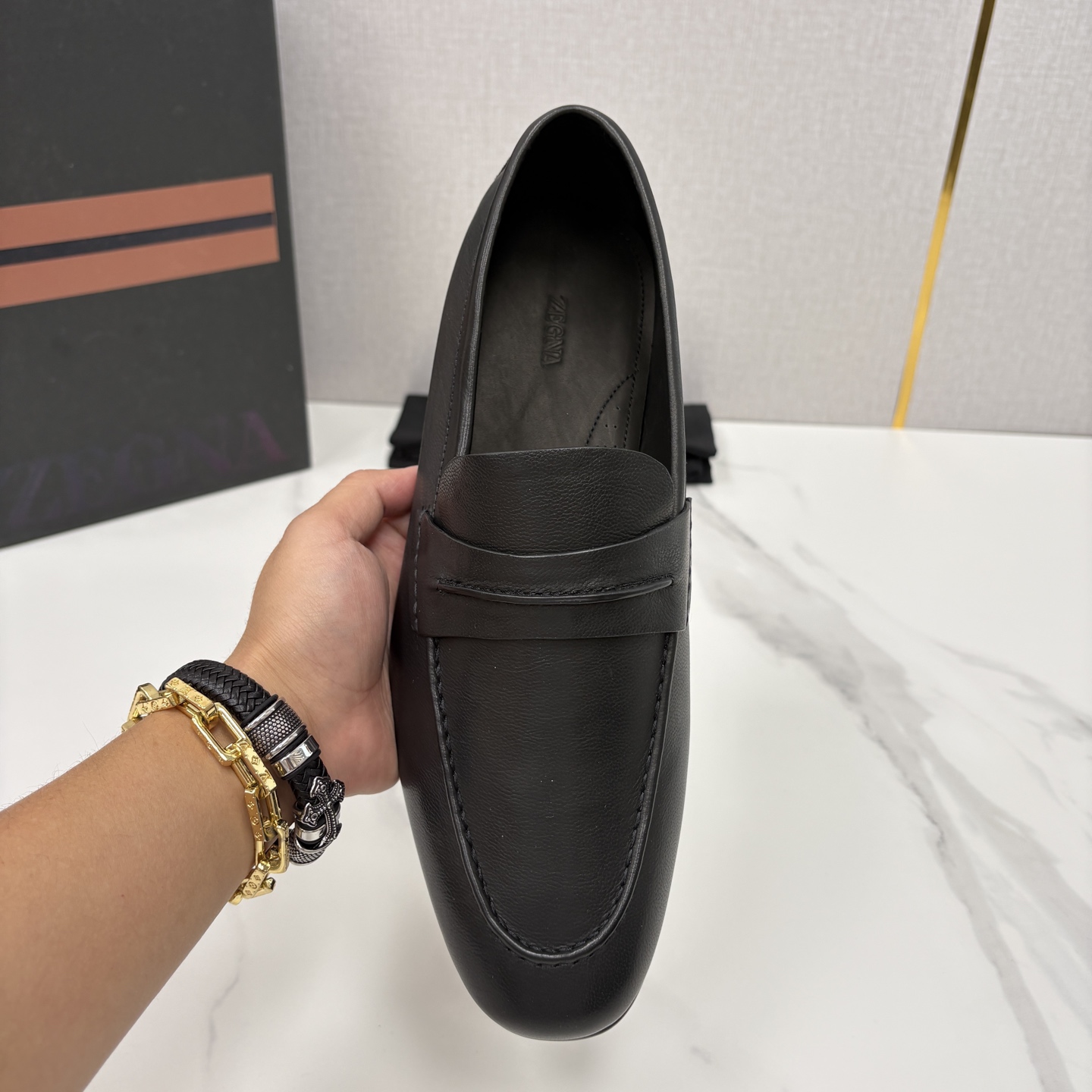 💋💍 Zegn* 杰尼～亚 新款乐福鞋皮鞋 这款 MOCASSIN粒面乐福皮鞋 以小牛面擦色皮/精品磨砂