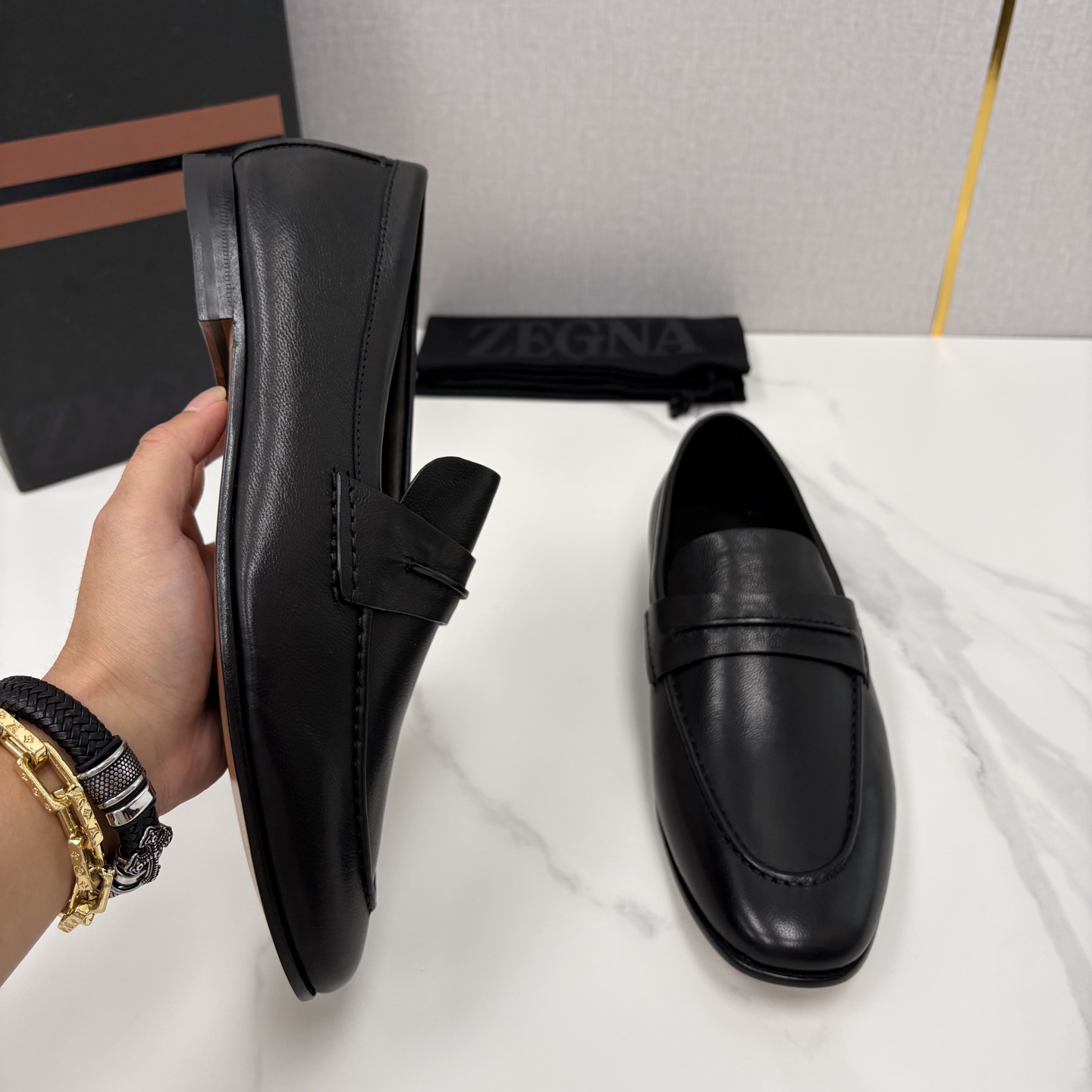 💋💍 Zegn* 杰尼～亚 新款乐福鞋皮鞋 这款 MOCASSIN粒面乐福皮鞋 以小牛面擦色皮/精品磨砂