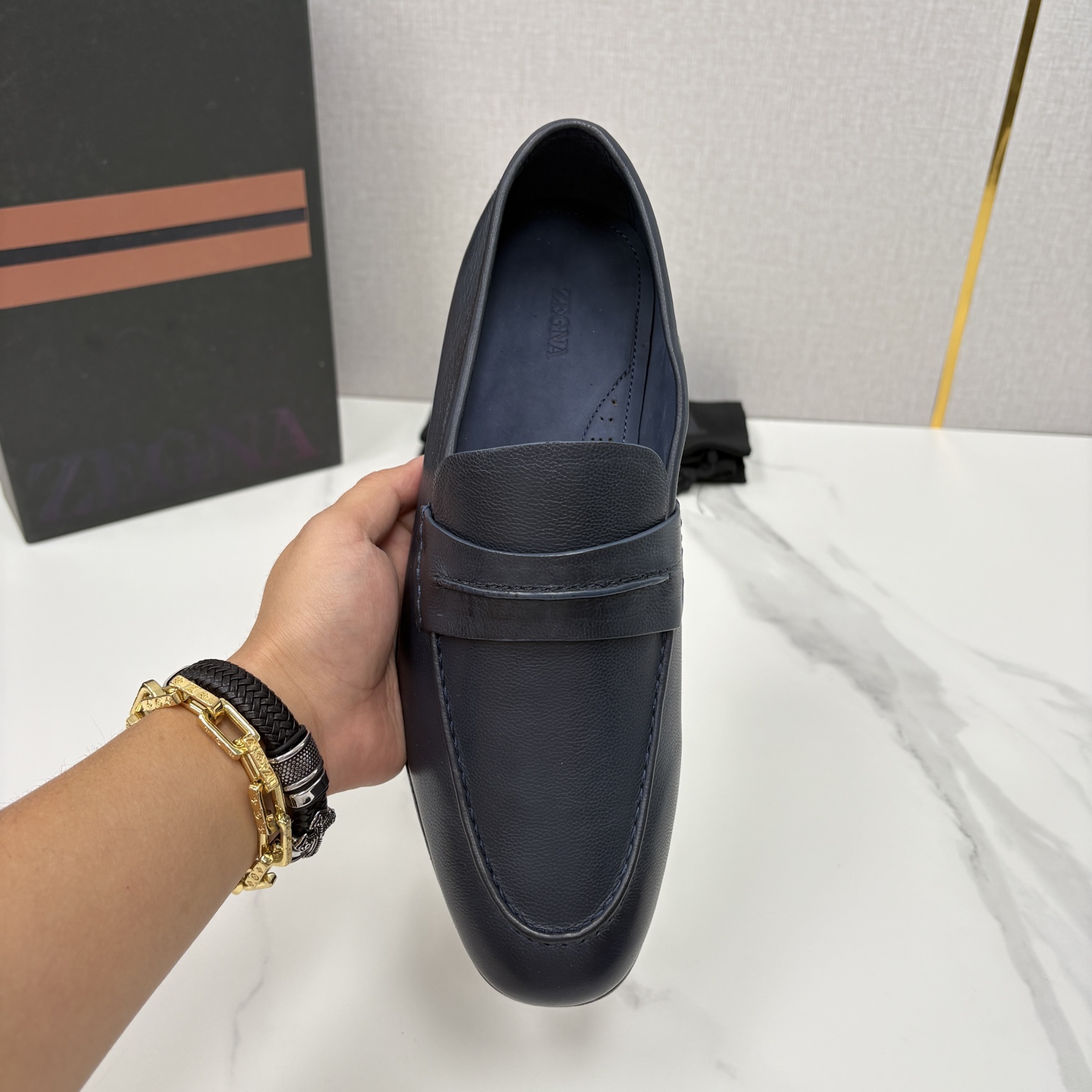 💋💍 Zegn* 杰尼～亚 新款乐福鞋皮鞋 这款 MOCASSIN粒面乐福皮鞋 以小牛面擦色皮/精品磨砂