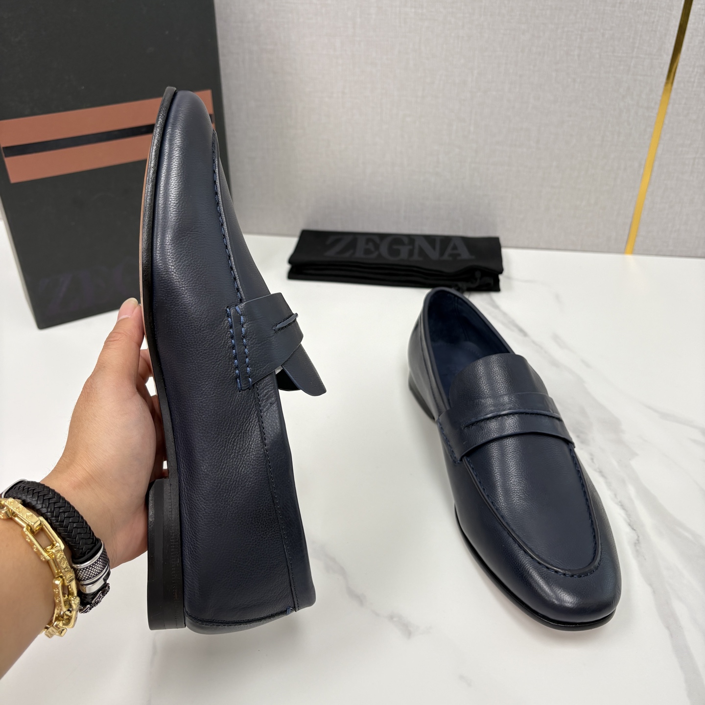 💋💍 Zegn* 杰尼～亚 新款乐福鞋皮鞋 这款 MOCASSIN粒面乐福皮鞋 以小牛面擦色皮/精品磨砂