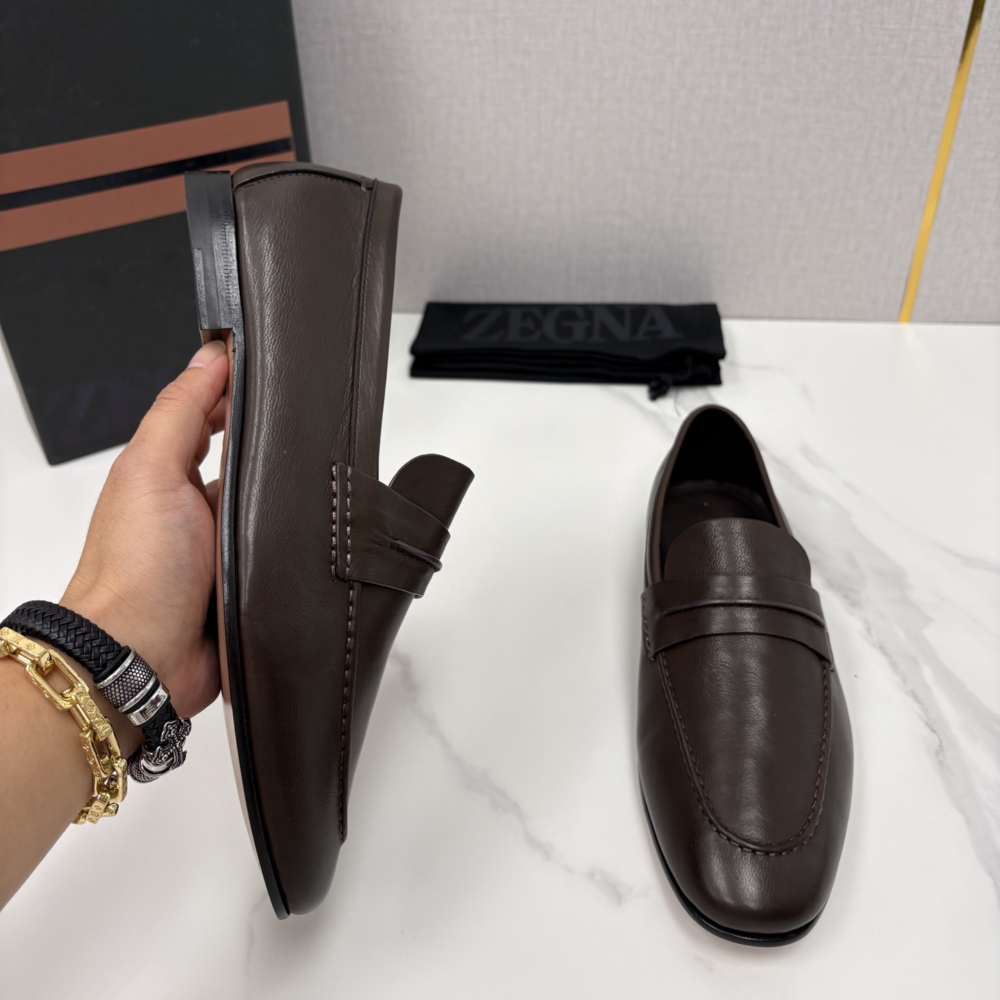 💋💍 Zegn* 杰尼～亚 新款乐福鞋皮鞋 这款 MOCASSIN粒面乐福皮鞋 以小牛面擦色皮/精品磨砂