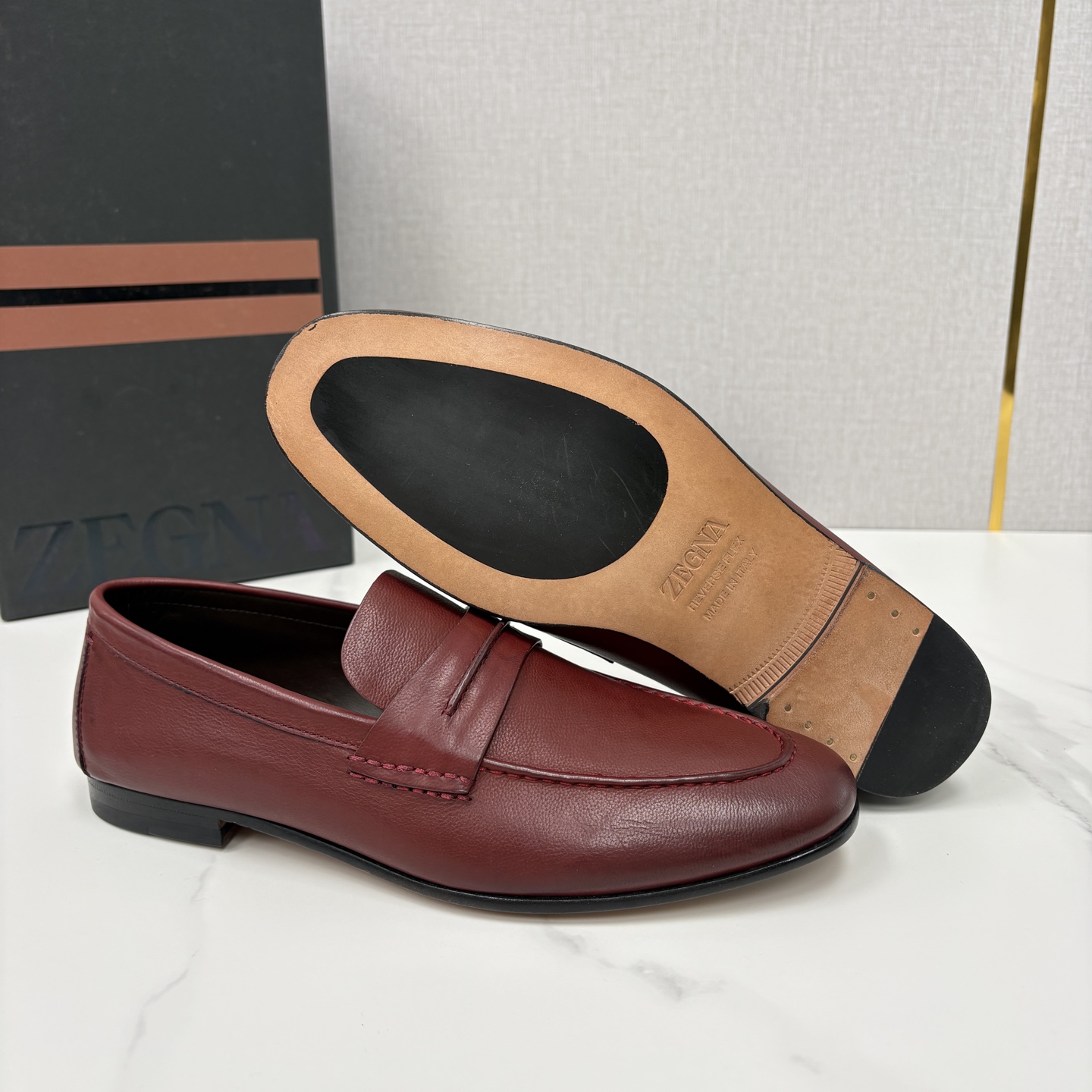 💋💍 Zegn* 杰尼～亚 新款乐福鞋皮鞋 这款 MOCASSIN粒面乐福皮鞋 以小牛面擦色皮/精品磨砂