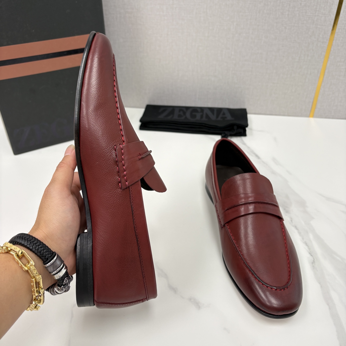 💋💍 Zegn* 杰尼～亚 新款乐福鞋皮鞋 这款 MOCASSIN粒面乐福皮鞋 以小牛面擦色皮/精品磨砂