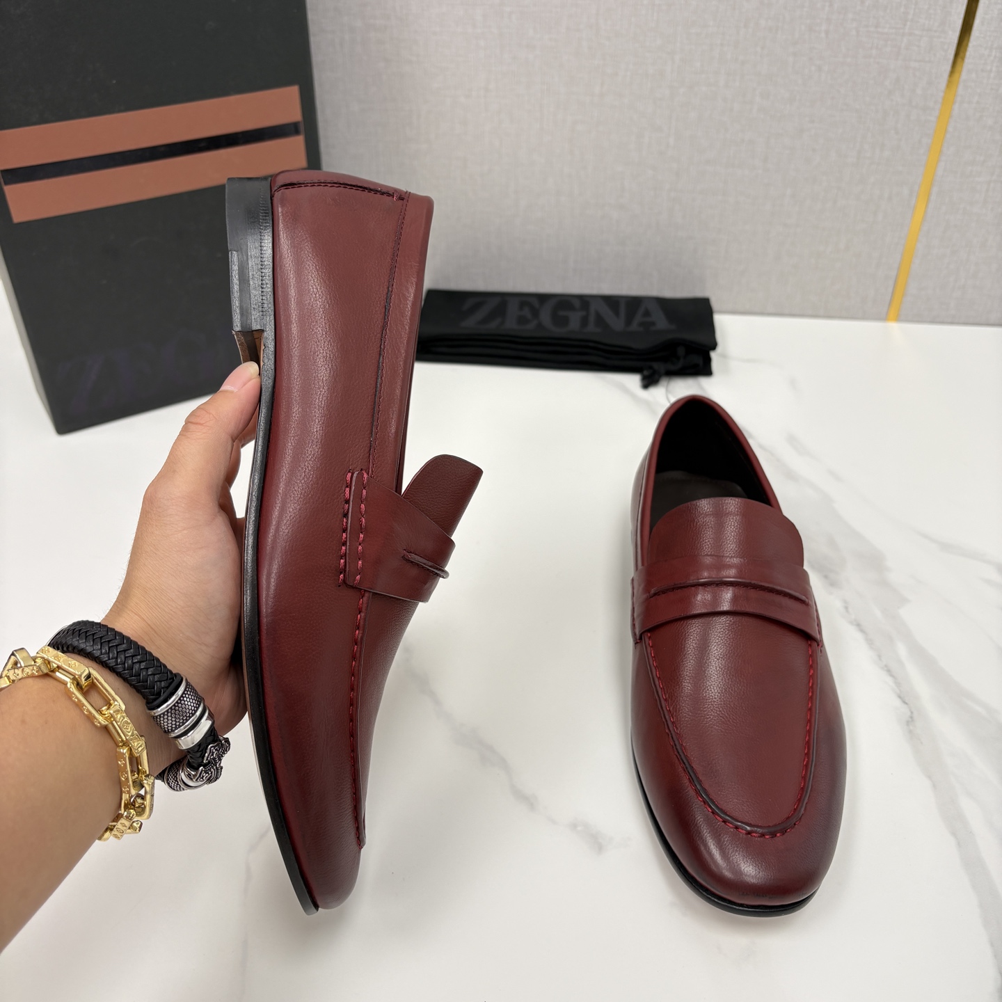 💋💍 Zegn* 杰尼～亚 新款乐福鞋皮鞋 这款 MOCASSIN粒面乐福皮鞋 以小牛面擦色皮/精品磨砂