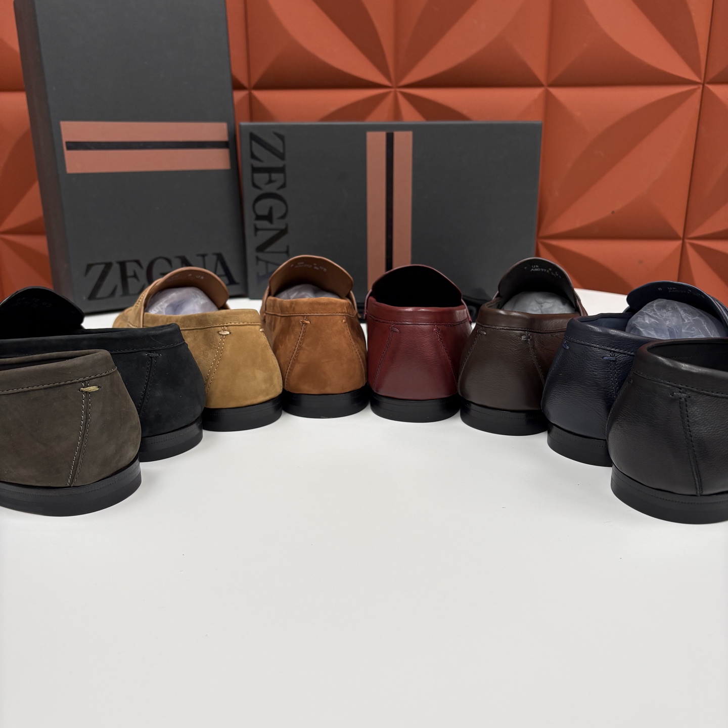 💋💍 Zegn* 杰尼～亚 新款乐福鞋皮鞋 这款 MOCASSIN粒面乐福皮鞋 以小牛面擦色皮/精品磨砂