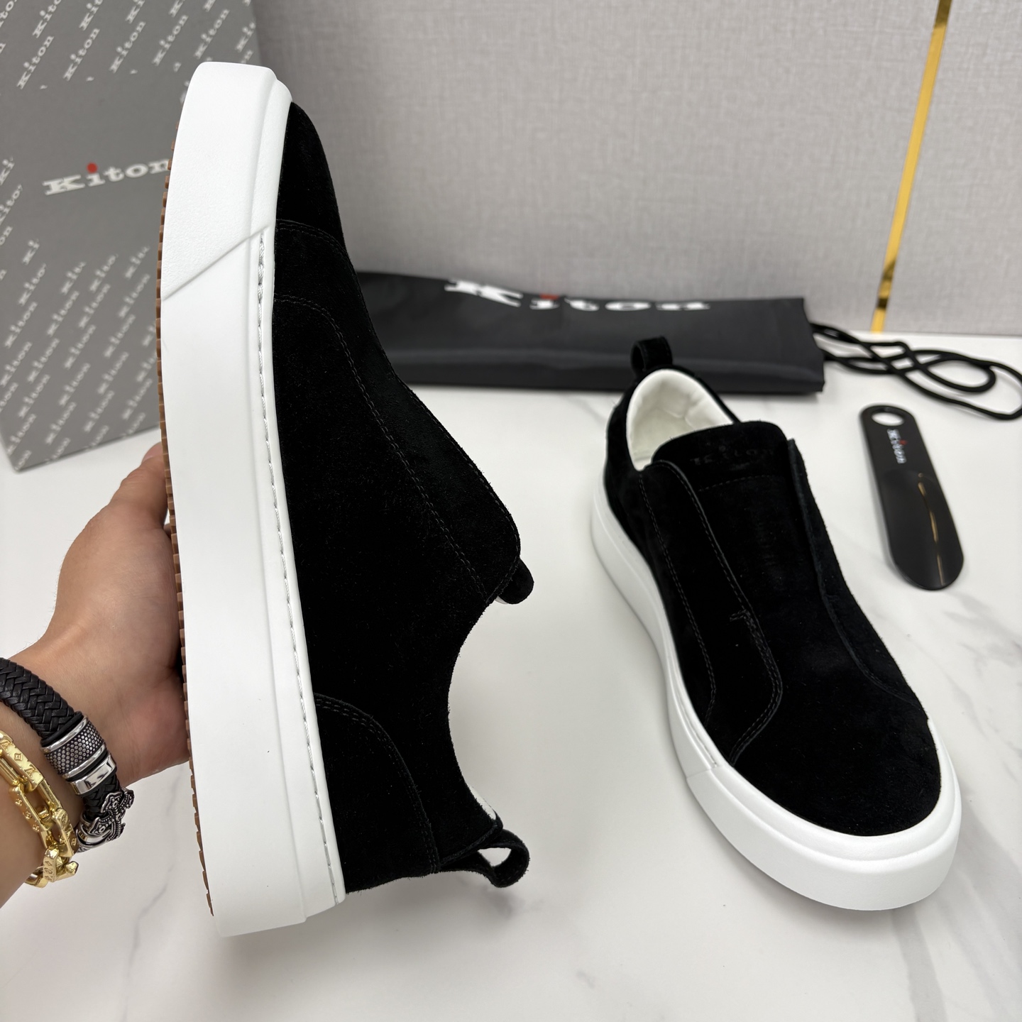 💋💍 Kito*n 新品 男士拼色厚底休闲鞋 鞋面采用高丝光磨砂牛皮+优质小牛皮的拼接设计，磨砂皮细腻软