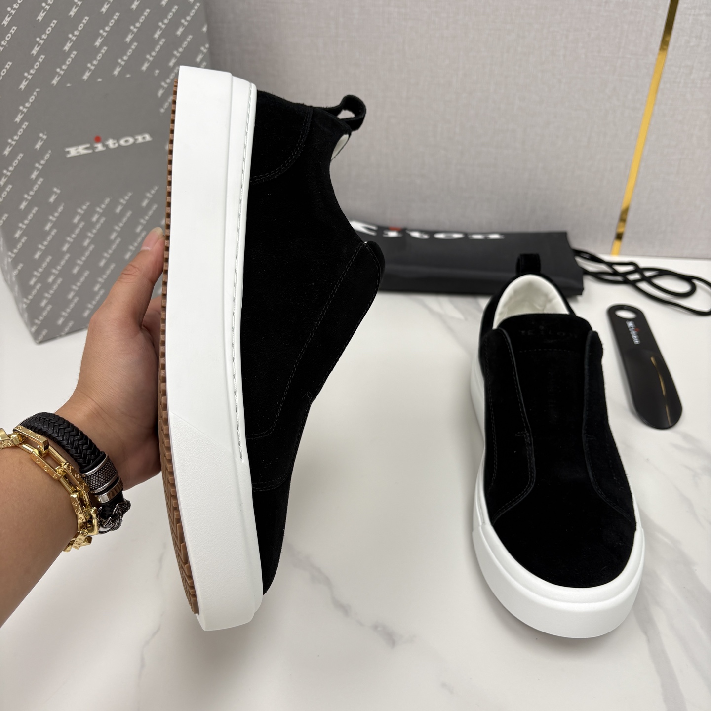 💋💍 Kito*n 新品 男士拼色厚底休闲鞋 鞋面采用高丝光磨砂牛皮+优质小牛皮的拼接设计，磨砂皮细腻软