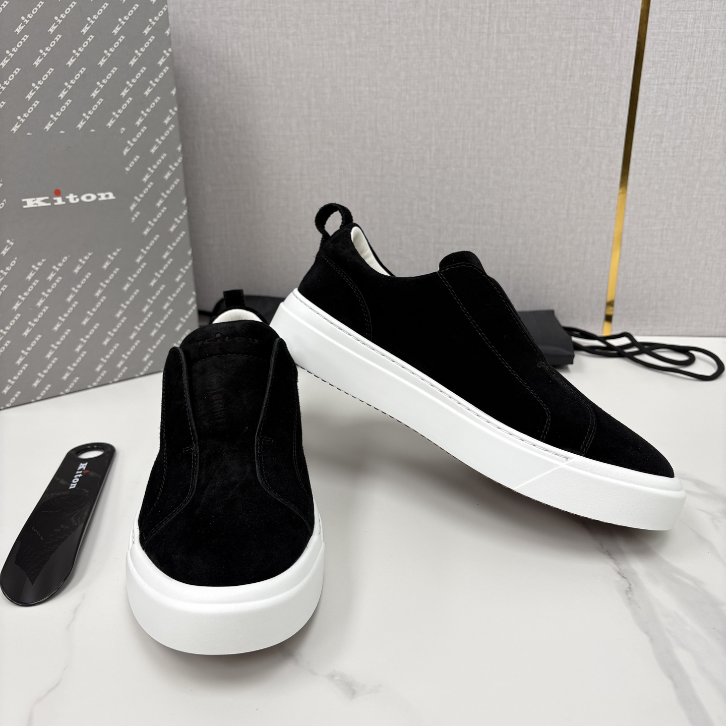 💋💍 Kito*n 新品 男士拼色厚底休闲鞋 鞋面采用高丝光磨砂牛皮+优质小牛皮的拼接设计，磨砂皮细腻软