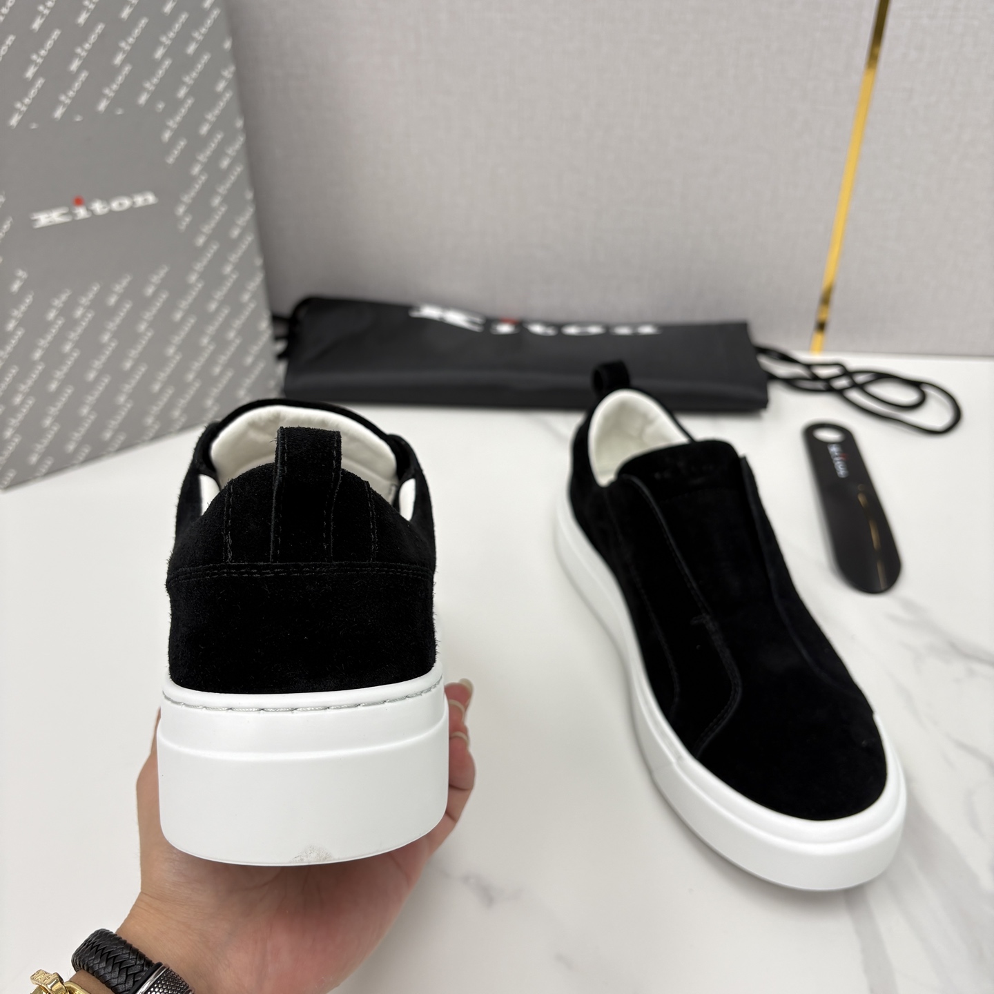 💋💍 Kito*n 新品 男士拼色厚底休闲鞋 鞋面采用高丝光磨砂牛皮+优质小牛皮的拼接设计，磨砂皮细腻软