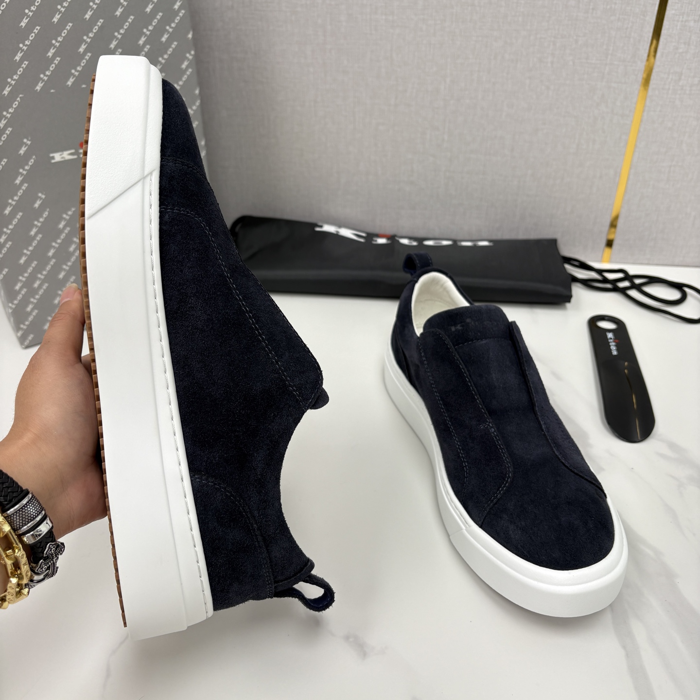 💋💍 Kito*n 新品 男士拼色厚底休闲鞋 鞋面采用高丝光磨砂牛皮+优质小牛皮的拼接设计，磨砂皮细腻软