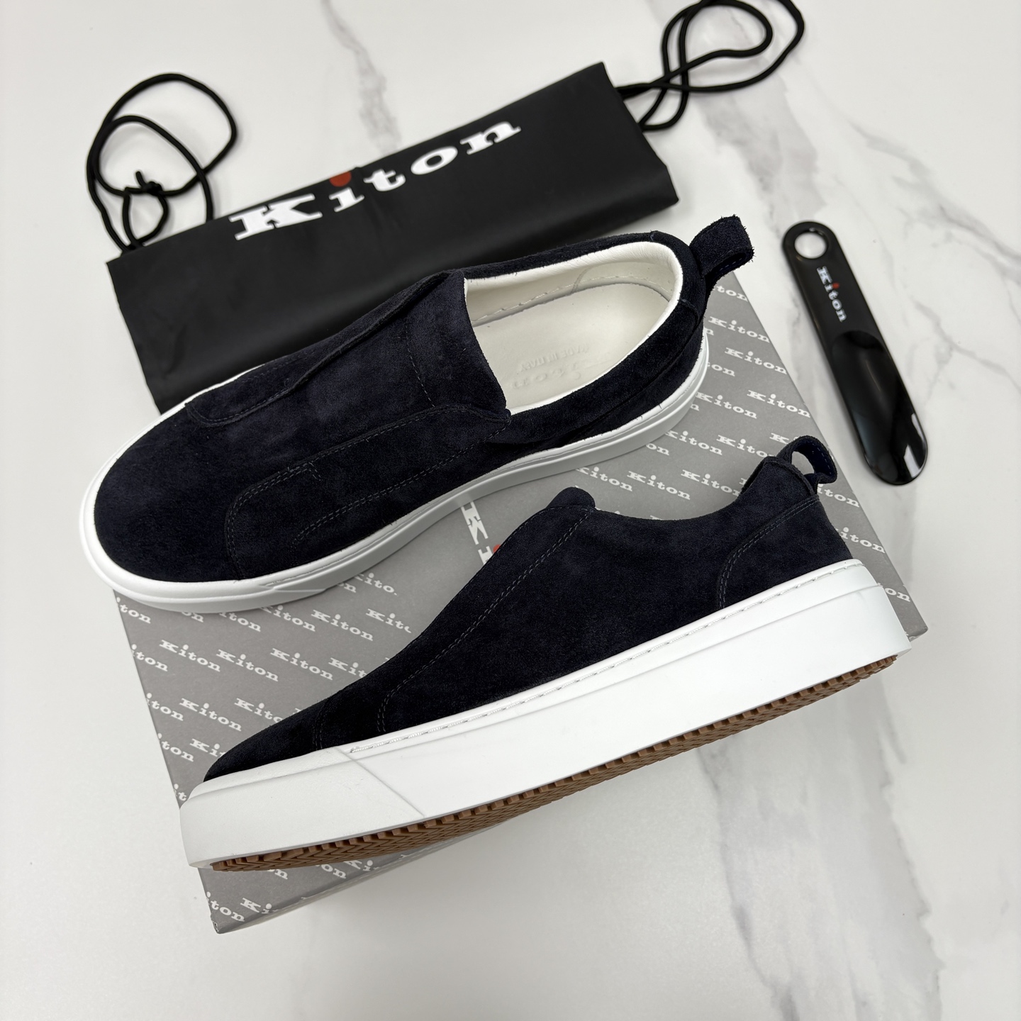 💋💍 Kito*n 新品 男士拼色厚底休闲鞋 鞋面采用高丝光磨砂牛皮+优质小牛皮的拼接设计，磨砂皮细腻软