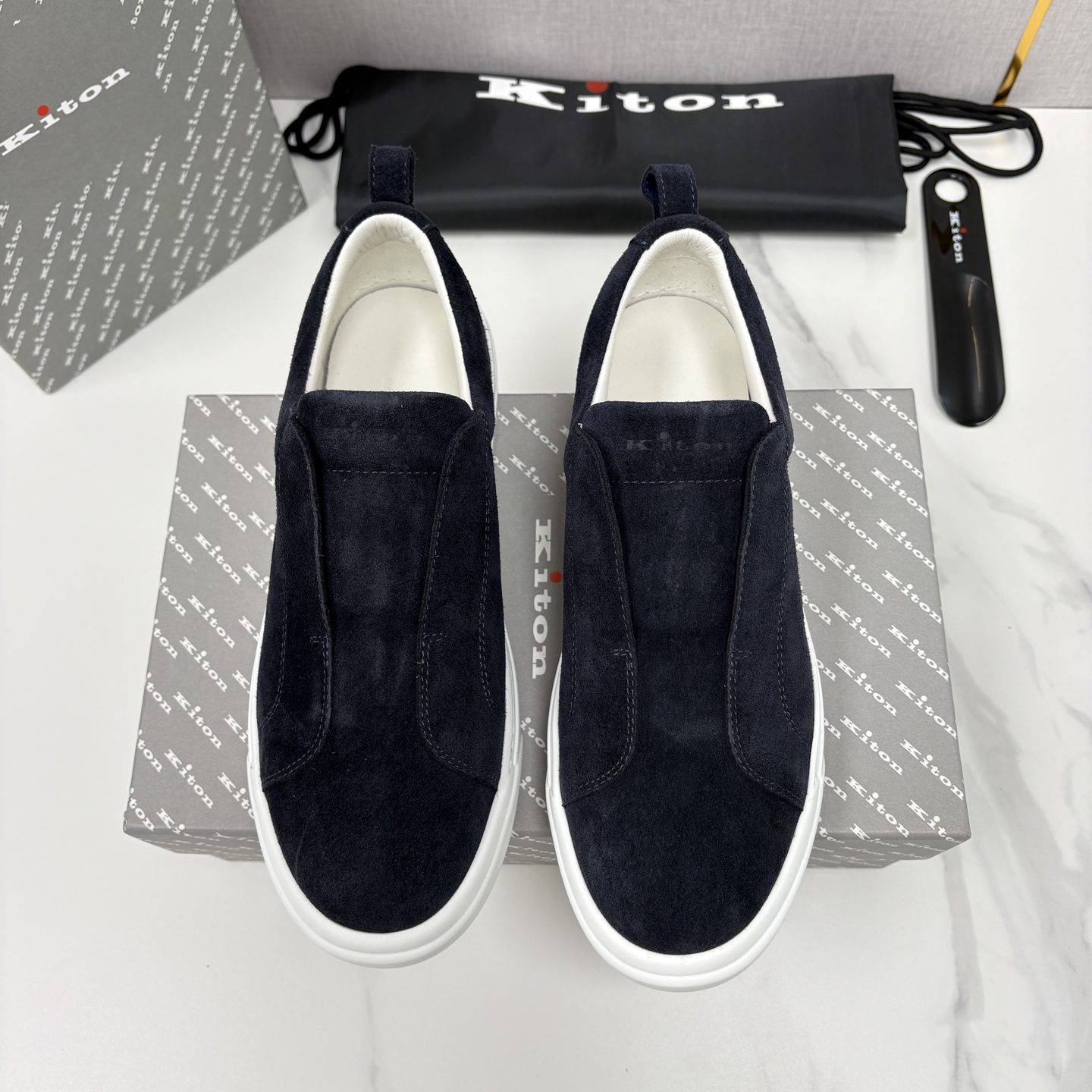 💋💍 Kito*n 新品 男士拼色厚底休闲鞋 鞋面采用高丝光磨砂牛皮+优质小牛皮的拼接设计，磨砂皮细腻软