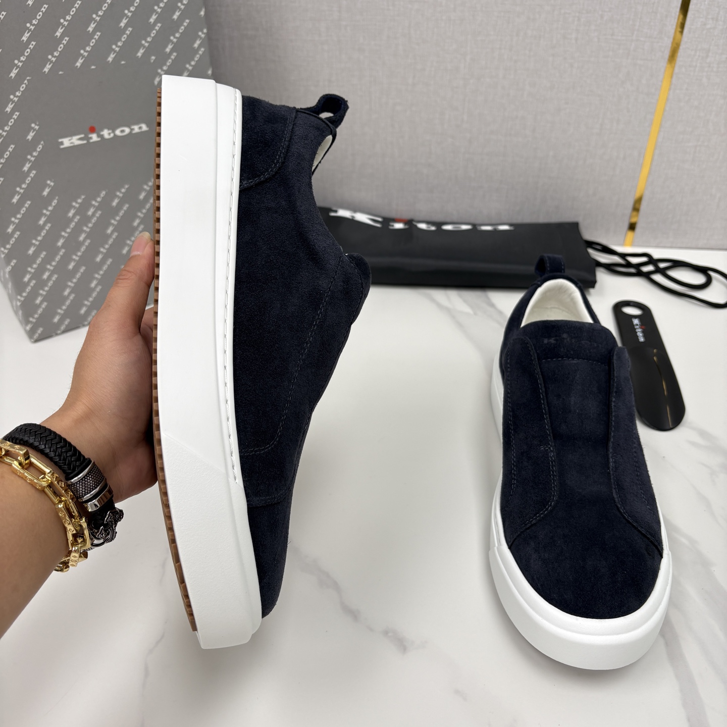 💋💍 Kito*n 新品 男士拼色厚底休闲鞋 鞋面采用高丝光磨砂牛皮+优质小牛皮的拼接设计，磨砂皮细腻软