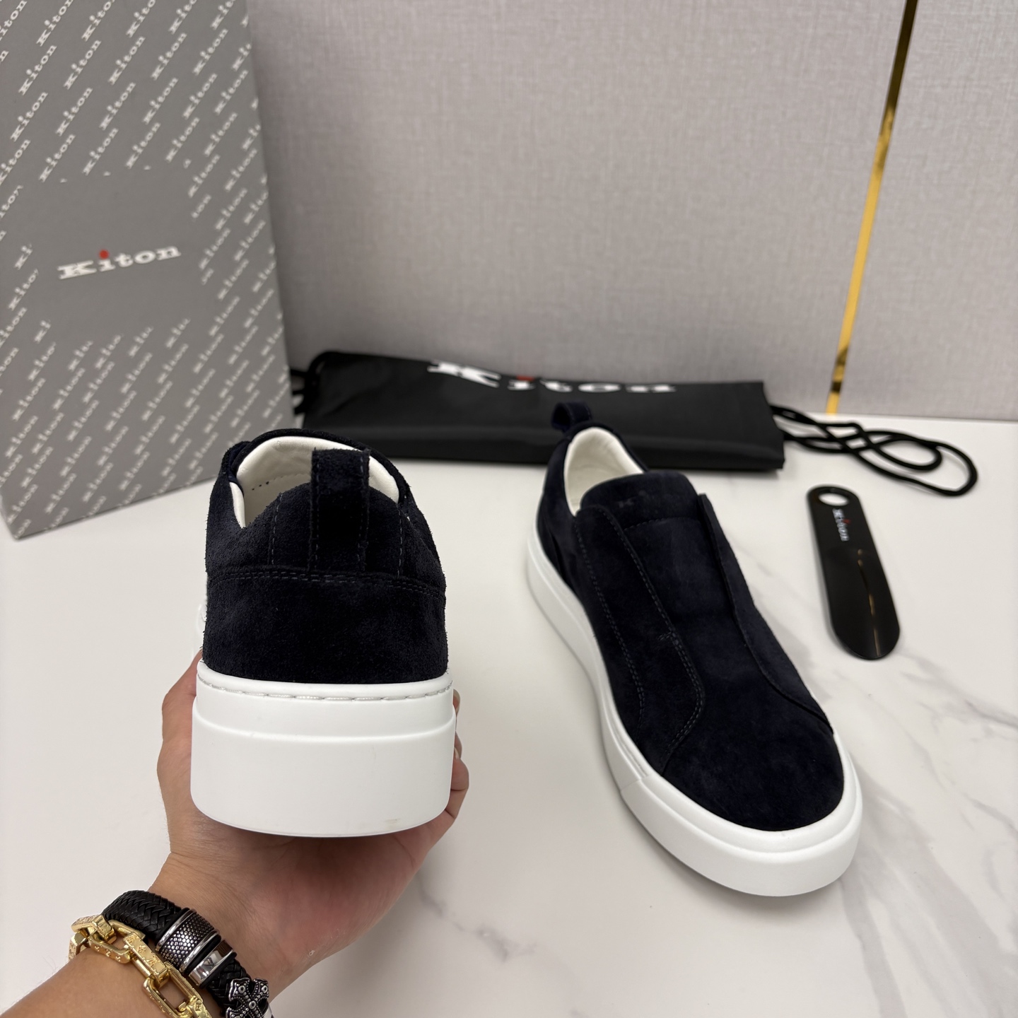 💋💍 Kito*n 新品 男士拼色厚底休闲鞋 鞋面采用高丝光磨砂牛皮+优质小牛皮的拼接设计，磨砂皮细腻软