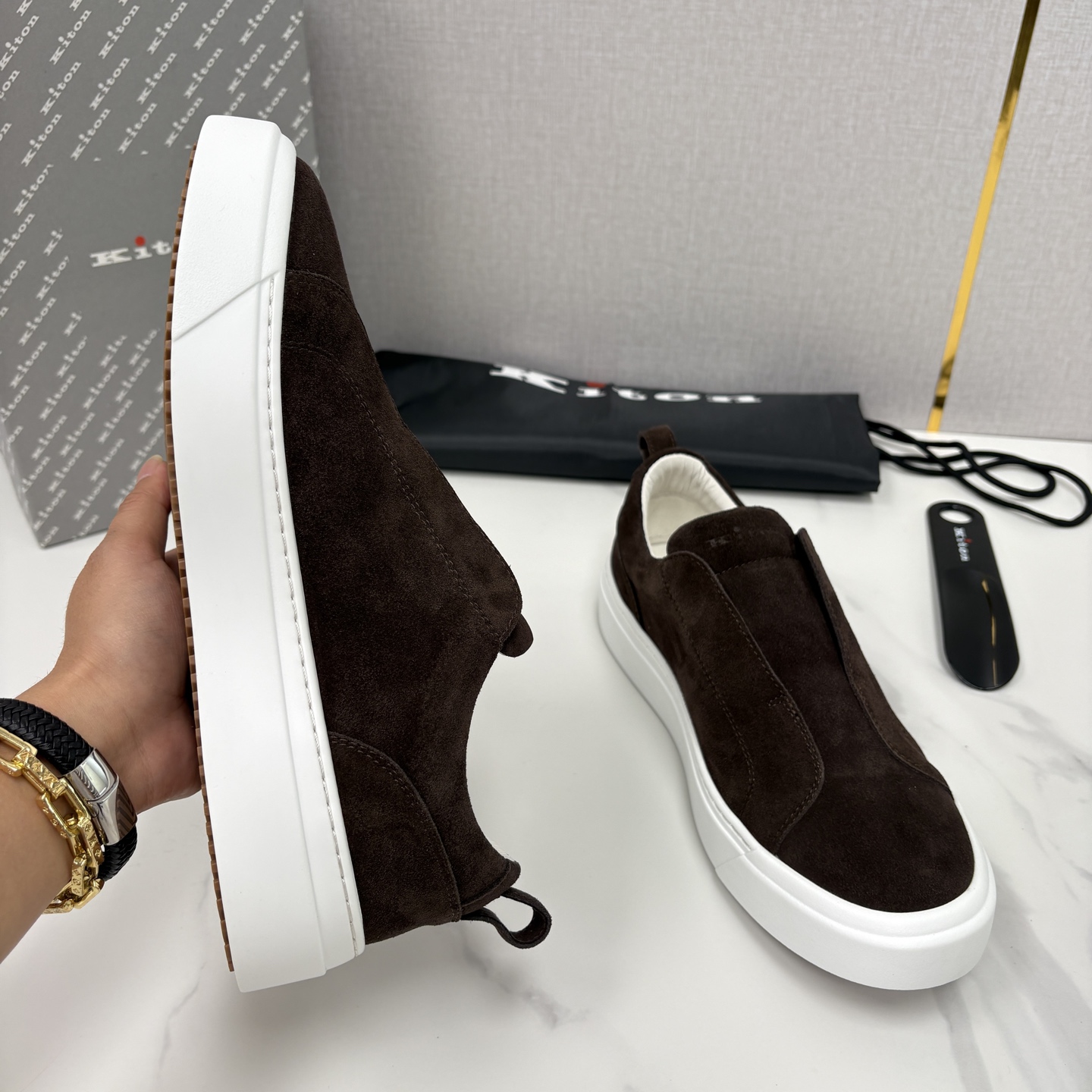 💋💍 Kito*n 新品 男士拼色厚底休闲鞋 鞋面采用高丝光磨砂牛皮+优质小牛皮的拼接设计，磨砂皮细腻软