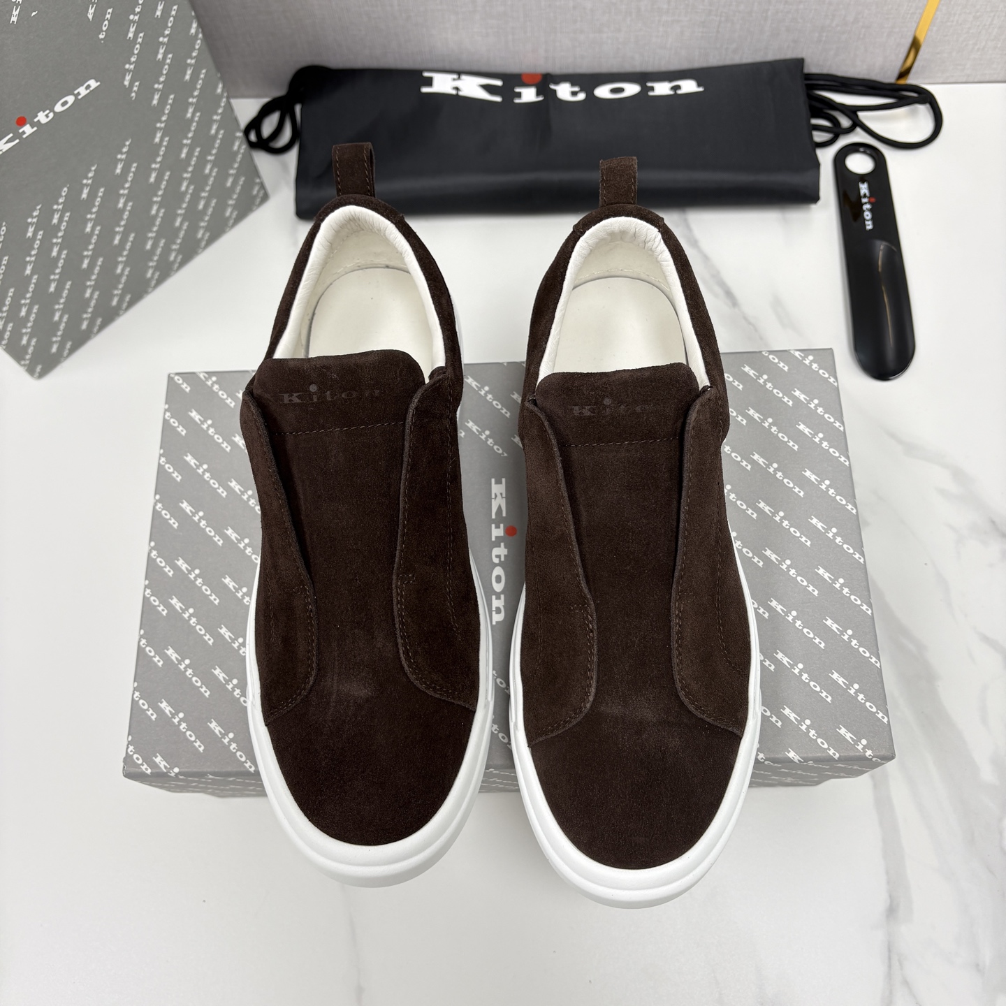 💋💍 Kito*n 新品 男士拼色厚底休闲鞋 鞋面采用高丝光磨砂牛皮+优质小牛皮的拼接设计，磨砂皮细腻软