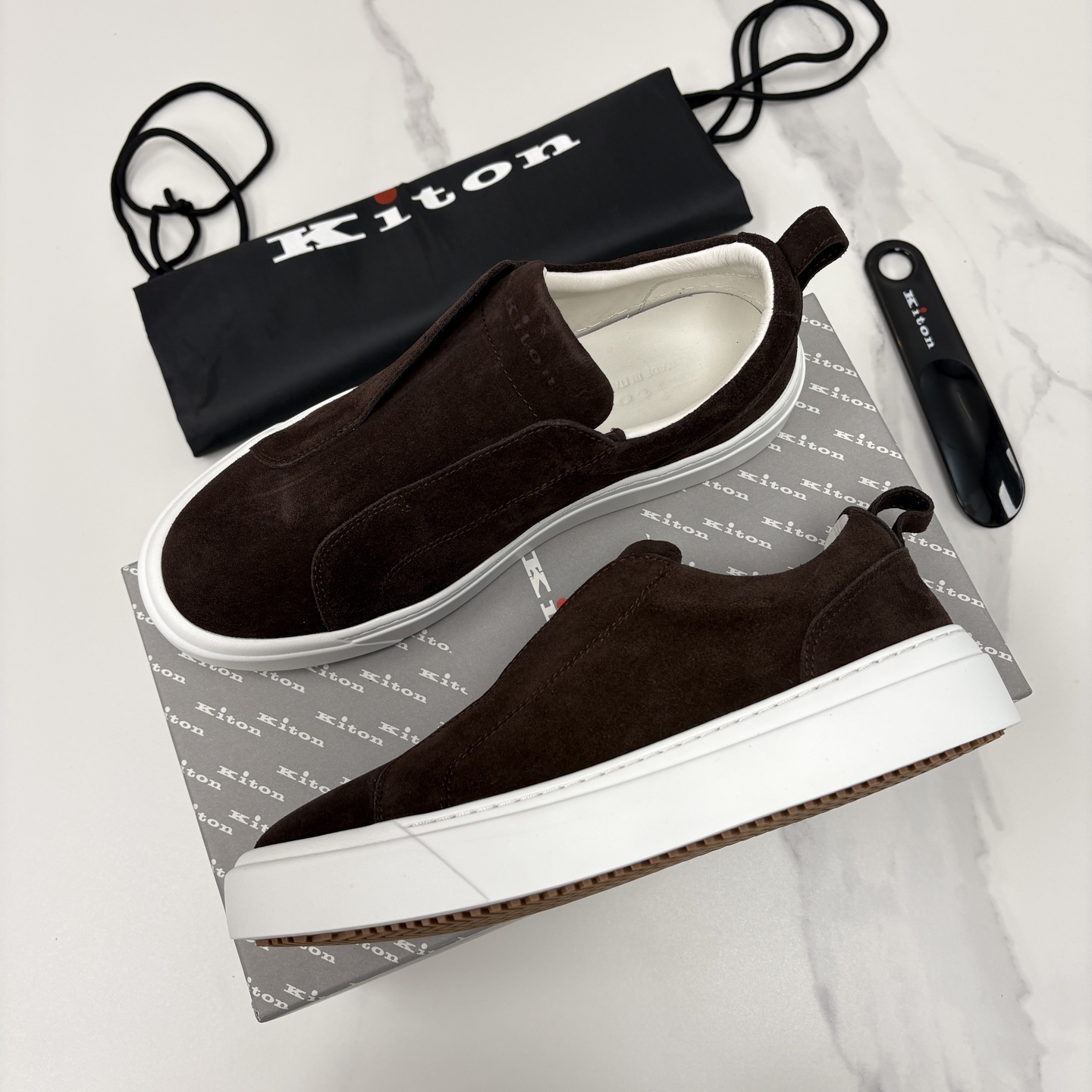 💋💍 Kito*n 新品 男士拼色厚底休闲鞋 鞋面采用高丝光磨砂牛皮+优质小牛皮的拼接设计，磨砂皮细腻软