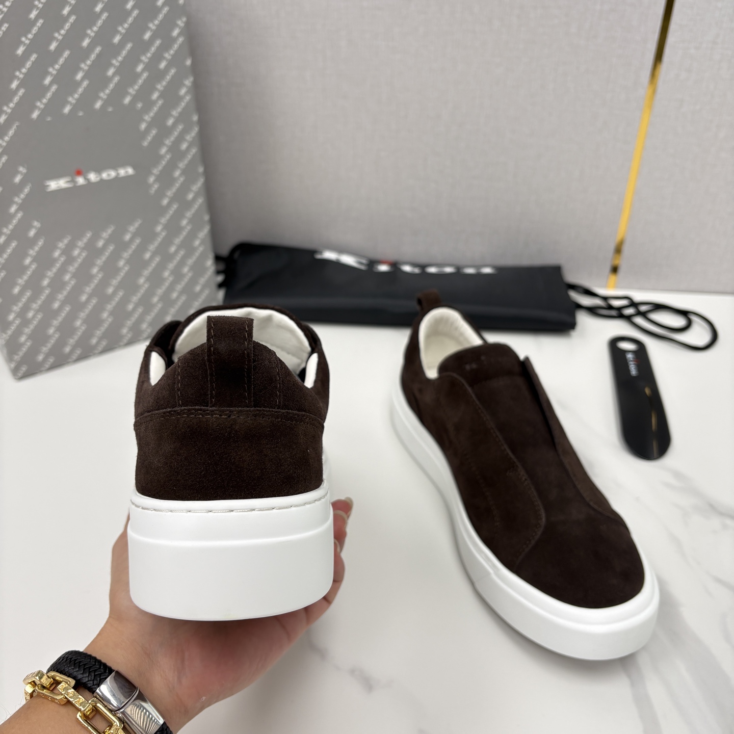 💋💍 Kito*n 新品 男士拼色厚底休闲鞋 鞋面采用高丝光磨砂牛皮+优质小牛皮的拼接设计，磨砂皮细腻软