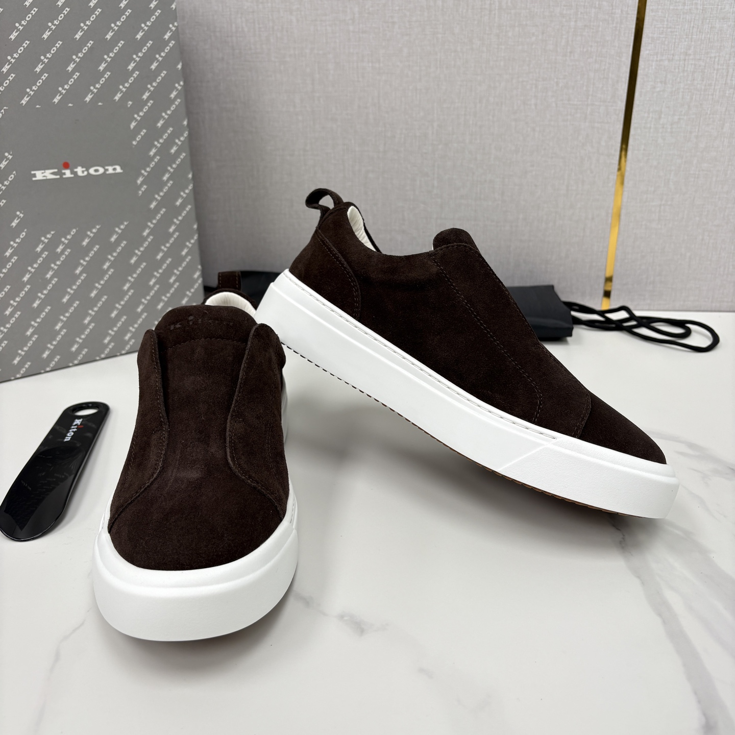 💋💍 Kito*n 新品 男士拼色厚底休闲鞋 鞋面采用高丝光磨砂牛皮+优质小牛皮的拼接设计，磨砂皮细腻软