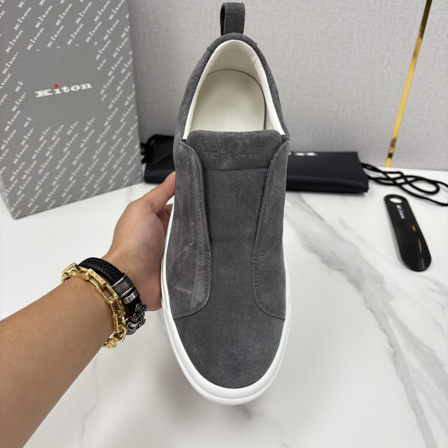 💋💍 Kito*n 新品 男士拼色厚底休闲鞋 鞋面采用高丝光磨砂牛皮+优质小牛皮的拼接设计，磨砂皮细腻软