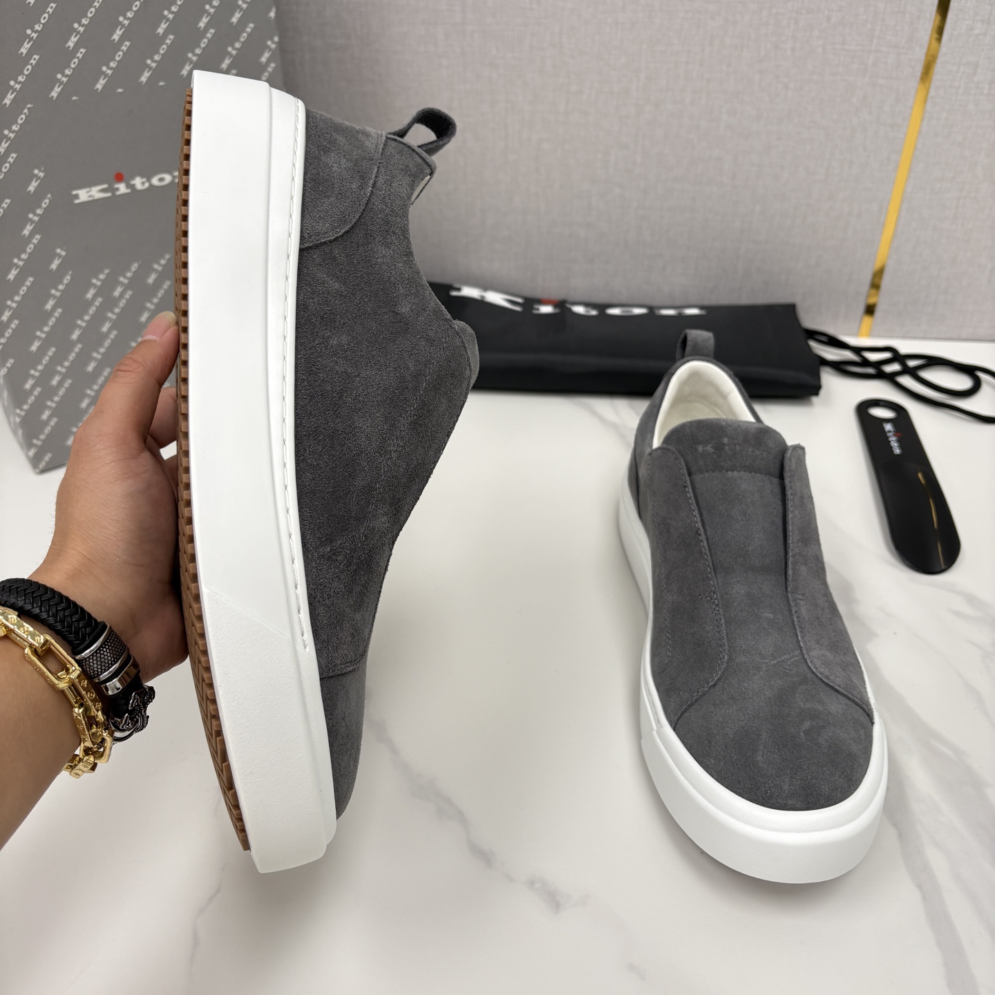 💋💍 Kito*n 新品 男士拼色厚底休闲鞋 鞋面采用高丝光磨砂牛皮+优质小牛皮的拼接设计，磨砂皮细腻软