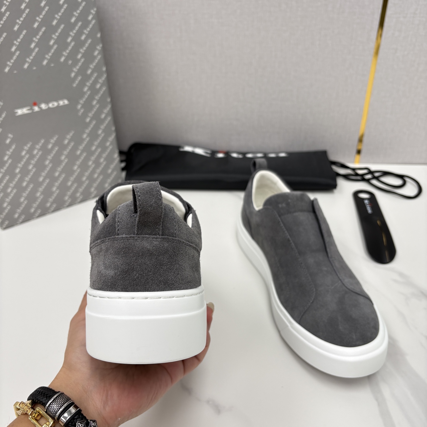 💋💍 Kito*n 新品 男士拼色厚底休闲鞋 鞋面采用高丝光磨砂牛皮+优质小牛皮的拼接设计，磨砂皮细腻软