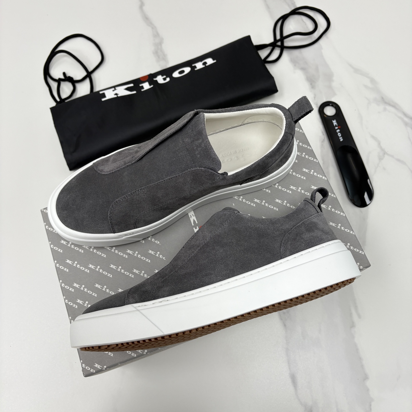 💋💍 Kito*n 新品 男士拼色厚底休闲鞋 鞋面采用高丝光磨砂牛皮+优质小牛皮的拼接设计，磨砂皮细腻软